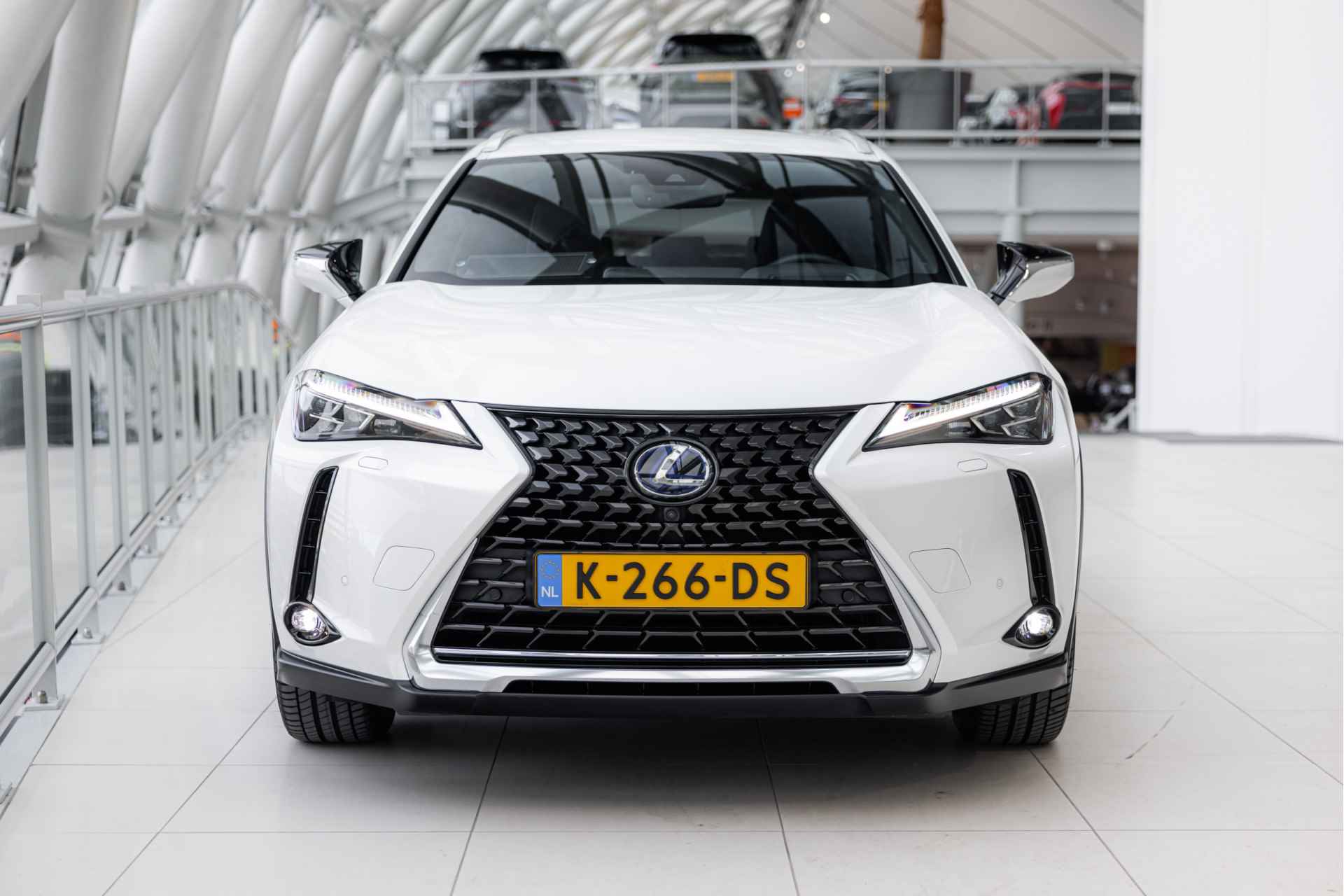 Lexus UX 300e Executive 54 kWh | Head-up display | Groot Navigatie | 360 Camera | Carplay | Mark Levinson | - 26/62