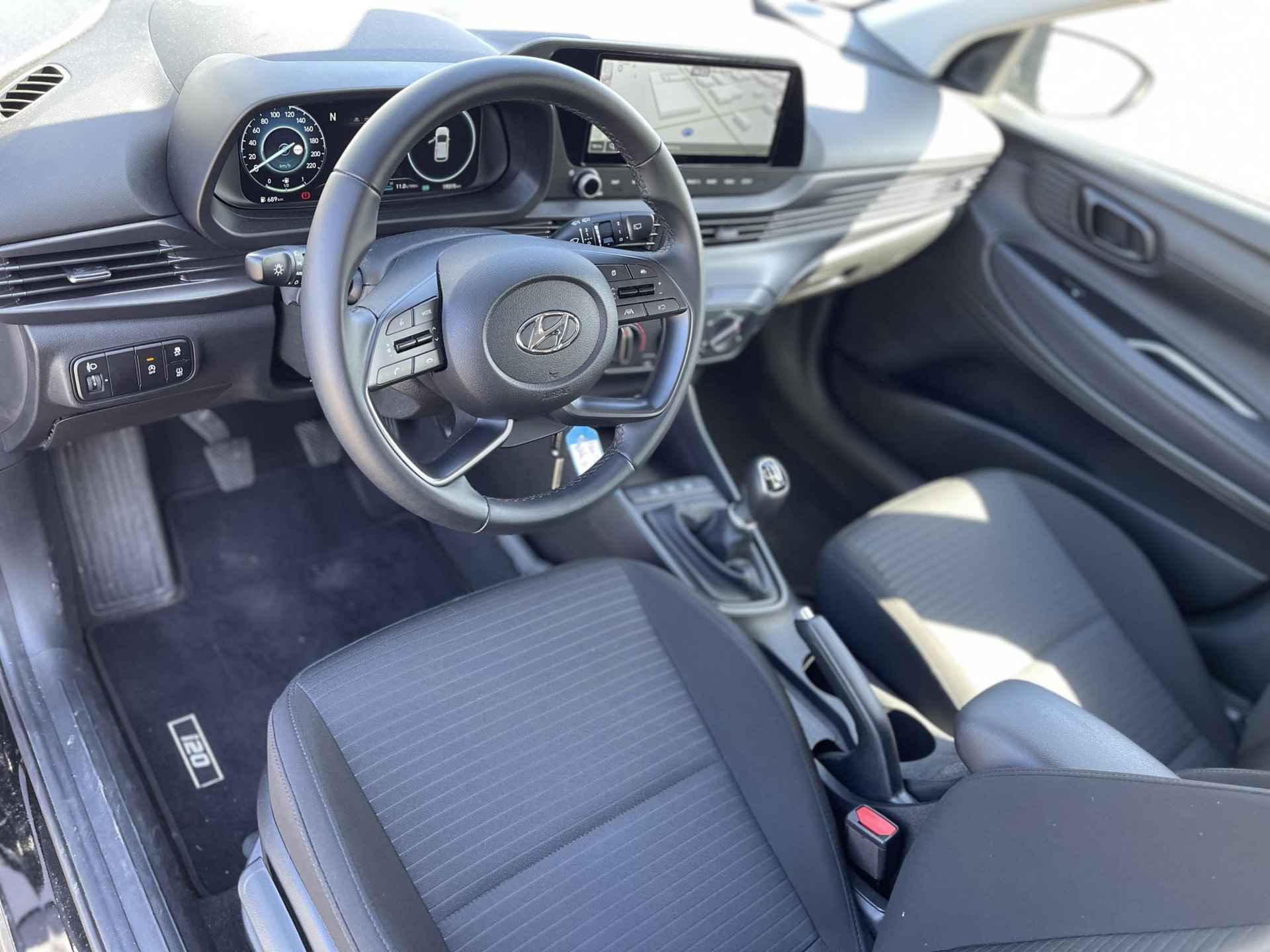 Hyundai i20 1.0 T-GDI Comfort Smart | Navigatie | Camera | Apple Carplay/Android Auto | Cruise Control | Park. Sensor | Dodehoek | Rijklaarprijs! - 10/25