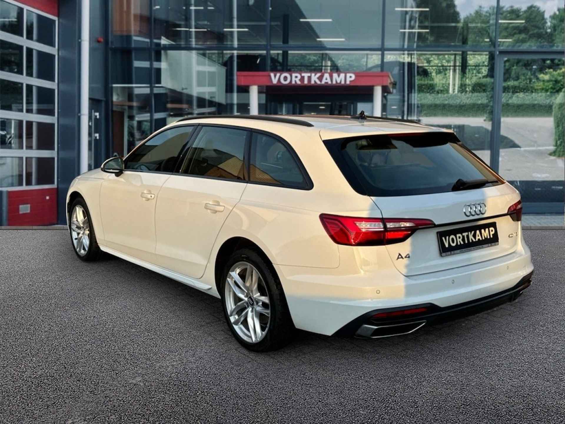 AUDI A4 40 TDI ADVANCED TREKHAAK/LEDER/ACC/STOELVERW/PDC - 7/22