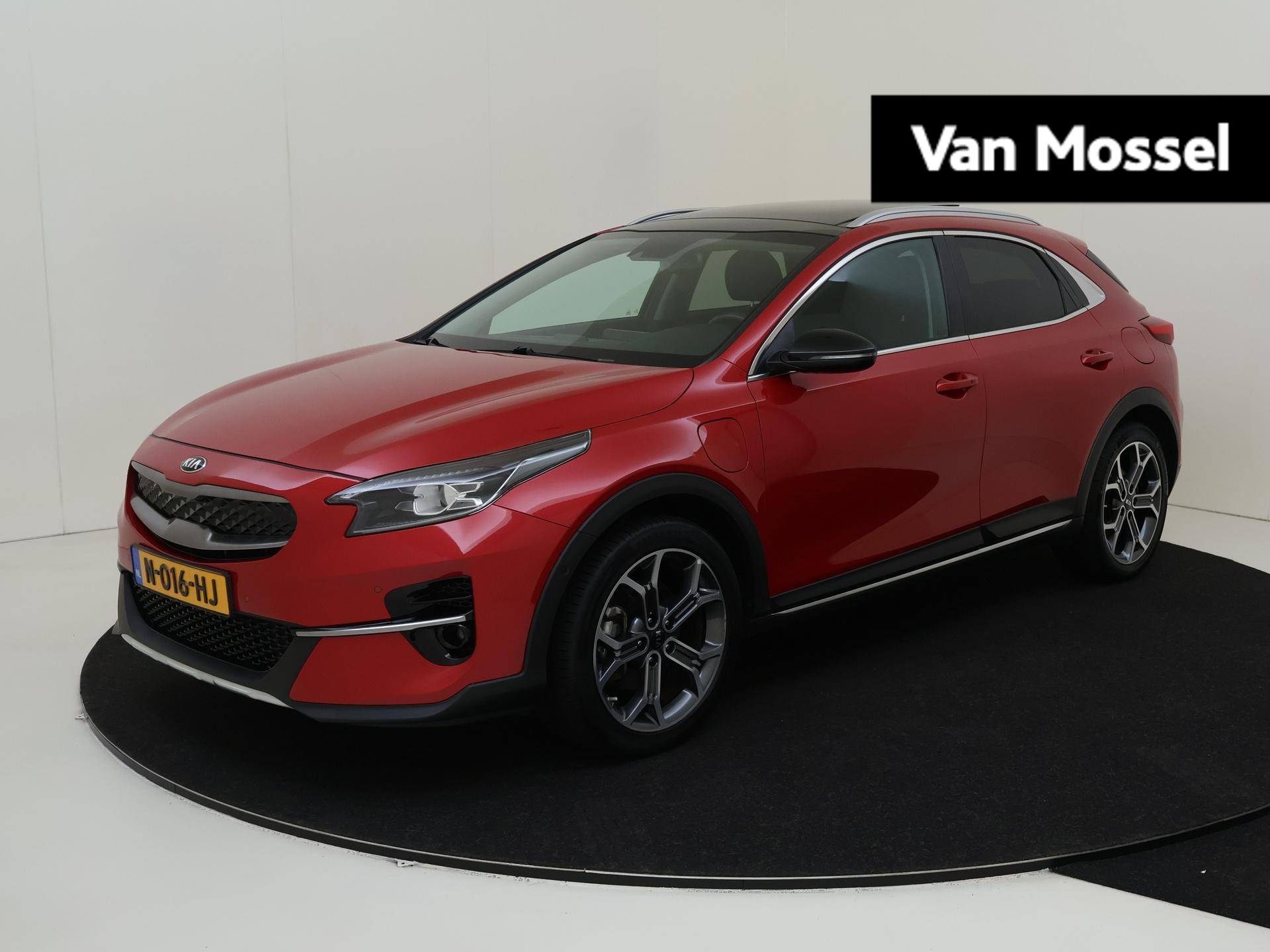 Kia XCeed 1.6 GDi PHEV 140Pk ExecutiveLine | Navigatie | Apple & Android Carplay | Parkeersensoren Voor & Achter | Camera | Climate Control | Privacy Glass | Cruise Control | Afneembare Trekhaak |