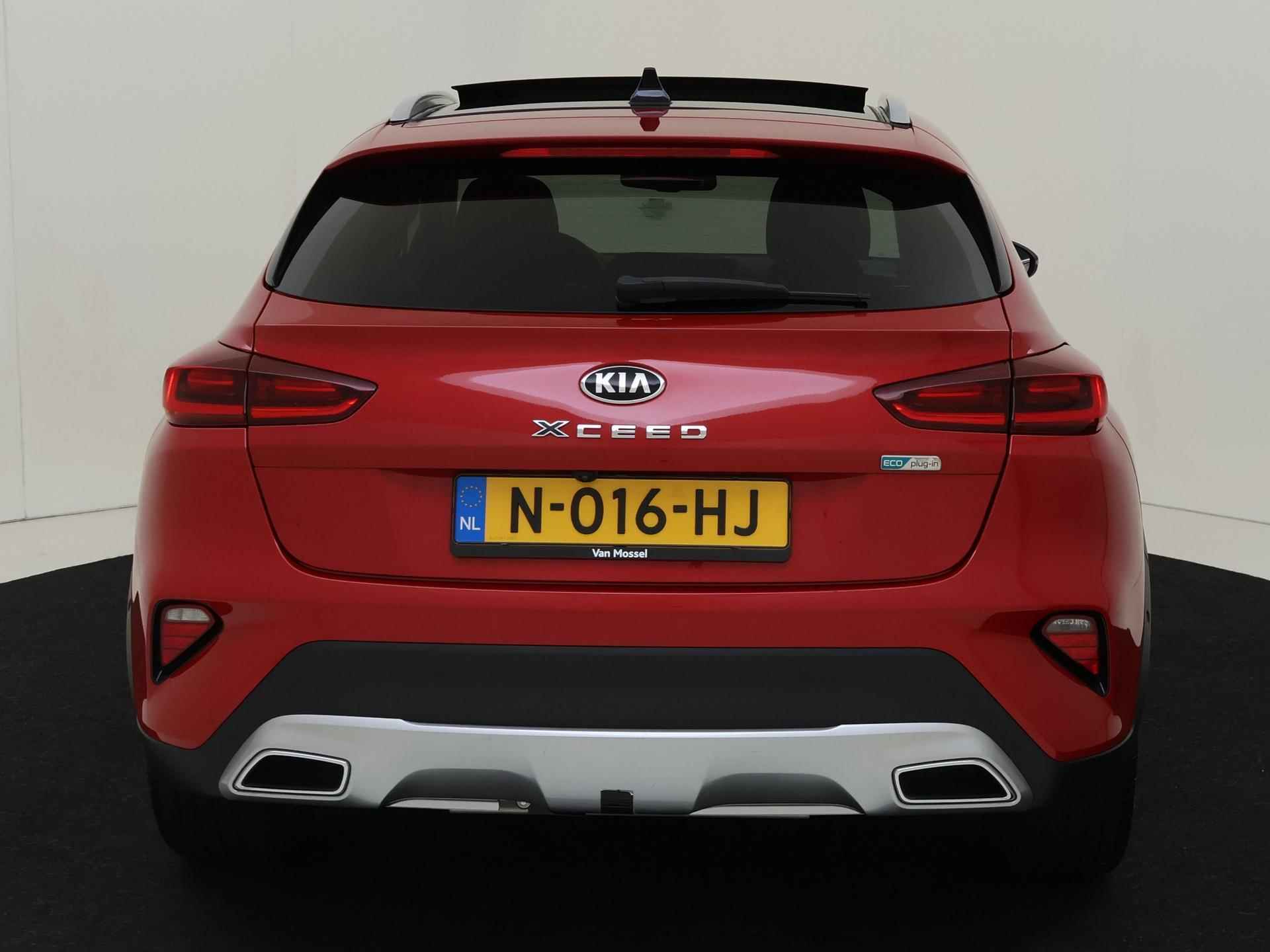 Kia XCeed 1.6 GDi PHEV 140Pk ExecutiveLine | Navigatie | Apple & Android Carplay | Parkeersensoren Voor & Achter | Camera | Climate Control | Privacy Glass | Cruise Control | Afneembare Trekhaak | - 8/31