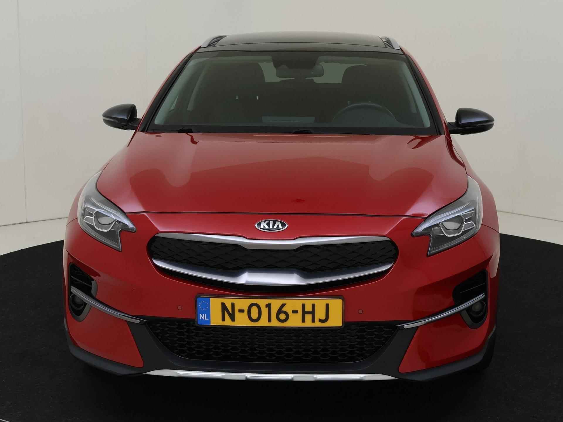 Kia XCeed 1.6 GDi PHEV 140Pk ExecutiveLine | Navigatie | Apple & Android Carplay | Parkeersensoren Voor & Achter | Camera | Climate Control | Privacy Glass | Cruise Control | Afneembare Trekhaak | - 9/31