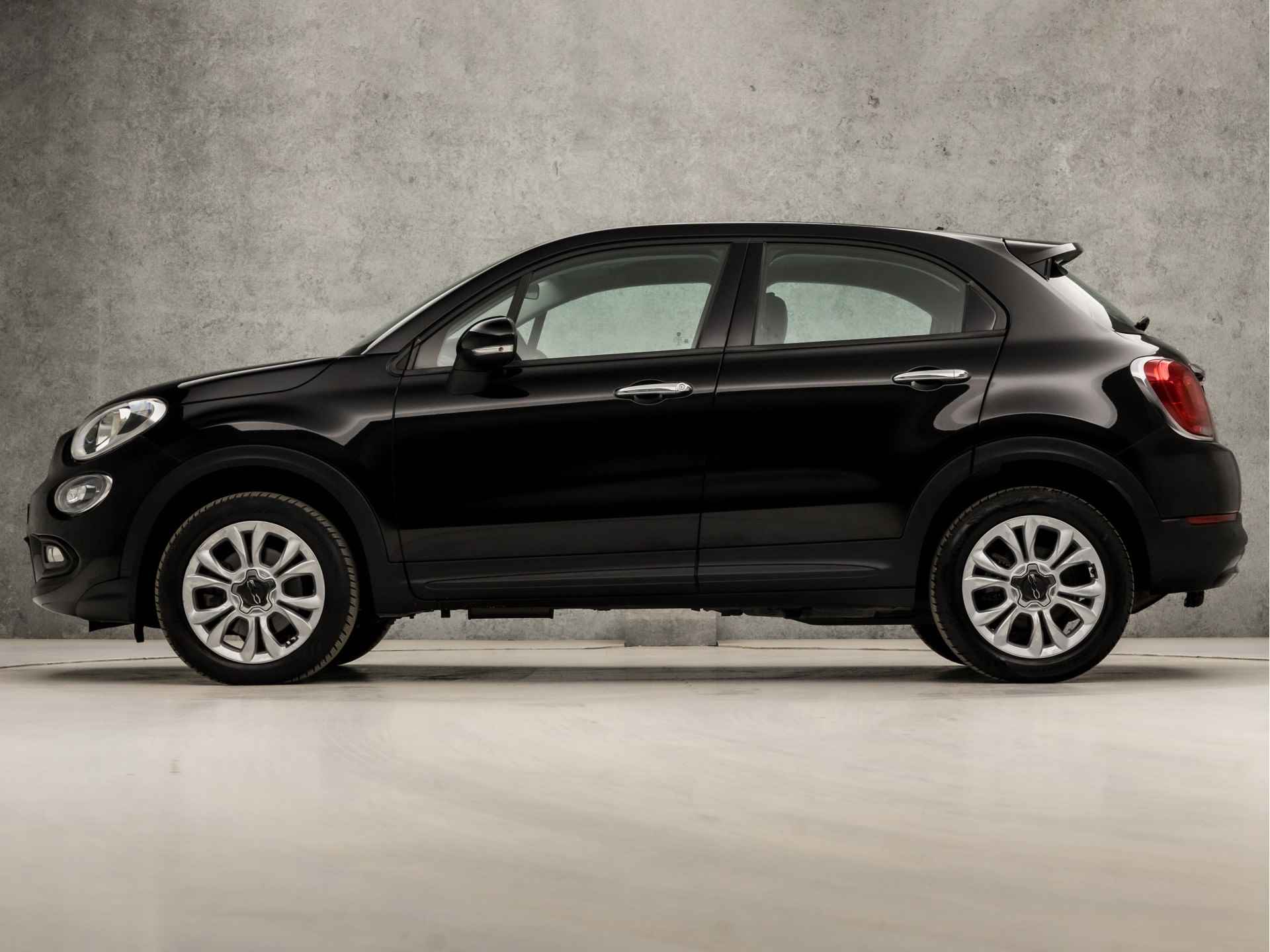 Fiat 500X Cross 1.4 Turbo MultiAir CrossPlus 141Pk Automaat (SCHERM, STOELVERWARMING, CRUISE, LEDEREN SPORTSTOELEN, PARKEERSENSOREN, ELEK PAKKET, NIEUWE APK, NIEUWSTAAT) - 2/34