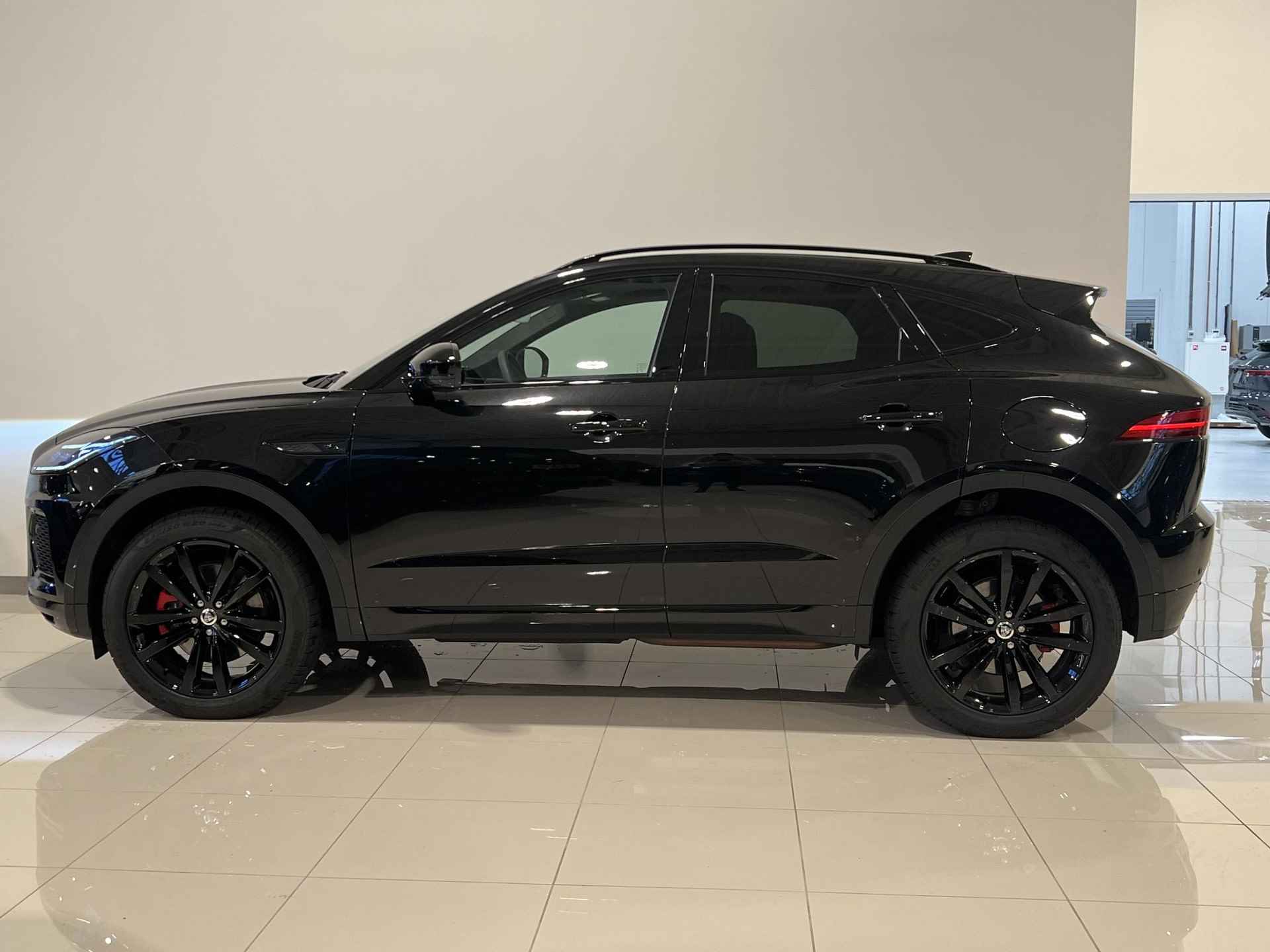 Jaguar E-PACE P270e R-Dynamic SE | Black Pack | Panoramadak | 20 inch Gloss Black | Cold Climate Pack | Ambiance - 2/27