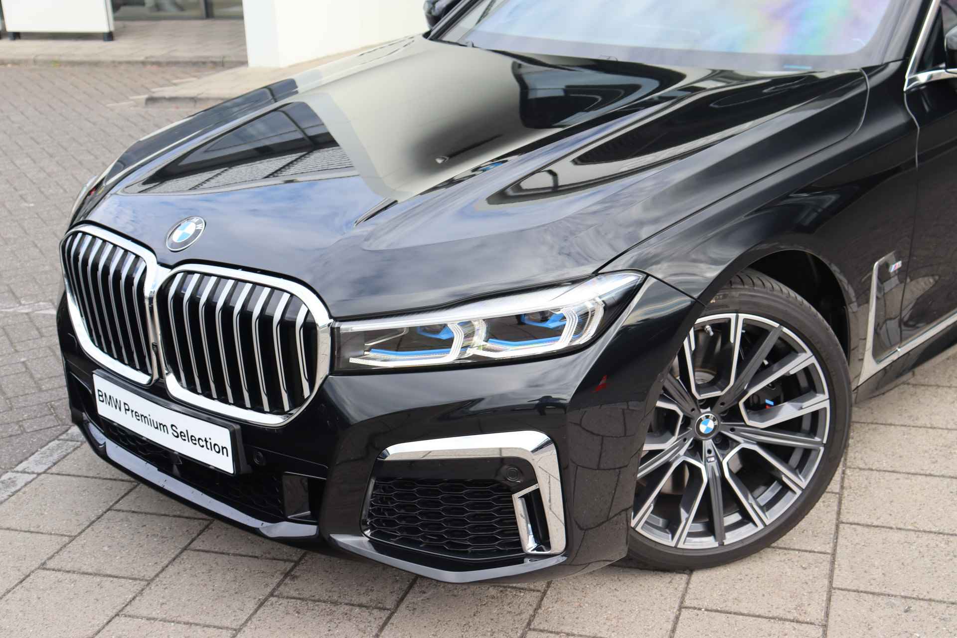 BMW 7 Serie 740d xDrive High Executive M-Sport Automaat / Panoramadak / Laserlicht / Harman Kardon / Adaptive Cruise Control / Surround View / Stoelventilatie / DAB / Softclose / Comfort Access - 3/34