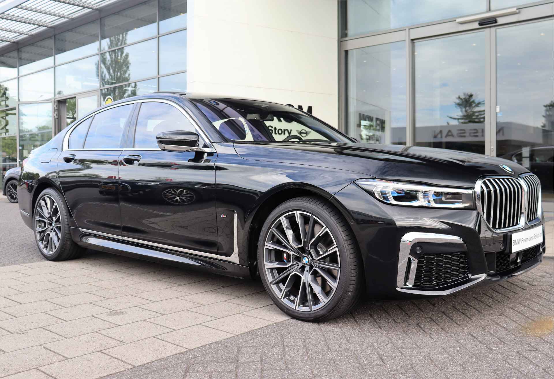 BMW 7 Serie 740d xDrive High Executive M-Sport Automaat / Panoramadak / Laserlicht / Harman Kardon / Adaptive Cruise Control / Surround View / Stoelventilatie / DAB / Softclose / Comfort Access - 6/34