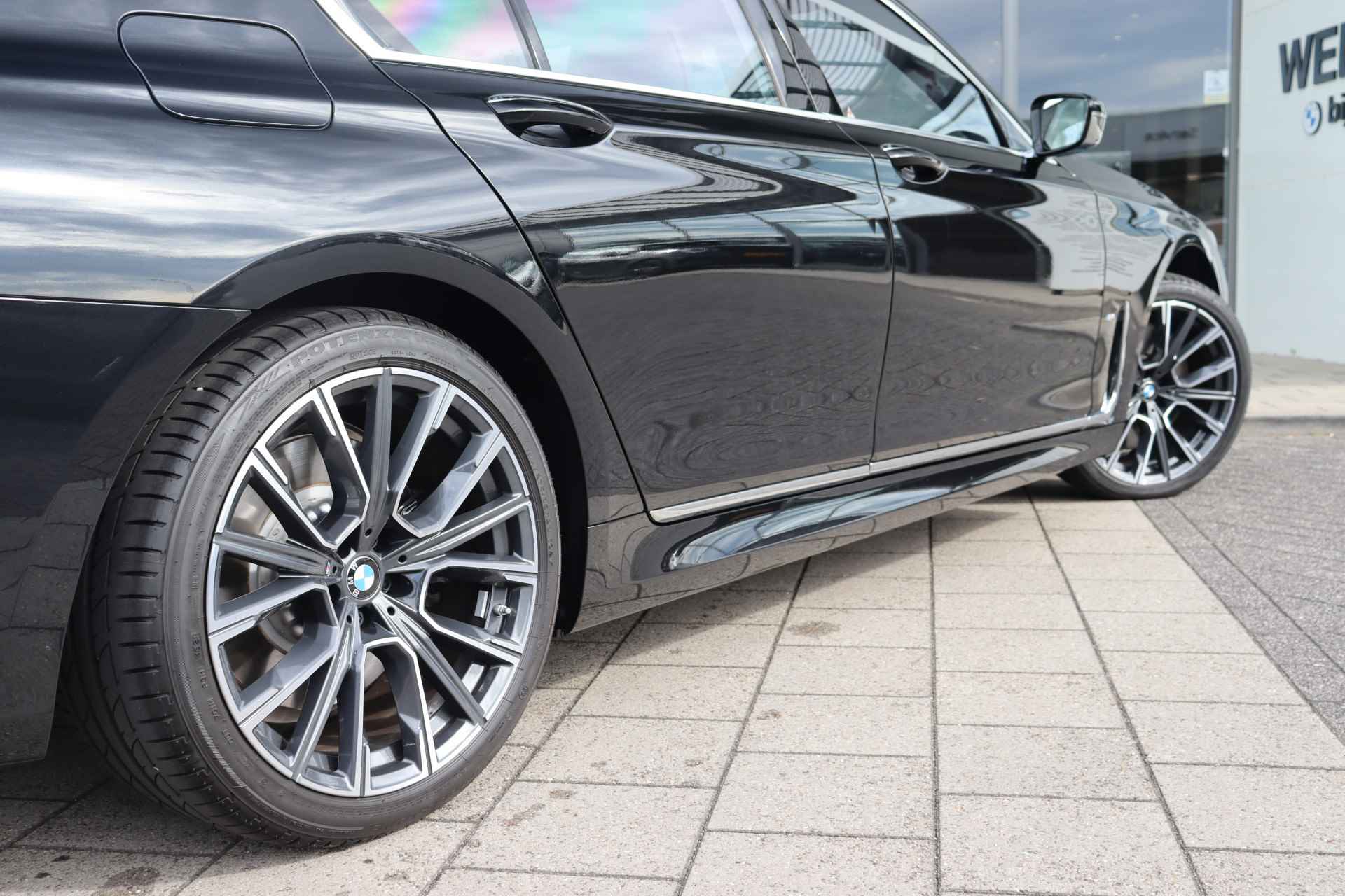 BMW 7 Serie 740d xDrive High Executive M-Sport Automaat / Panoramadak / Laserlicht / Harman Kardon / Adaptive Cruise Control / Surround View / Stoelventilatie / DAB / Softclose / Comfort Access - 12/34