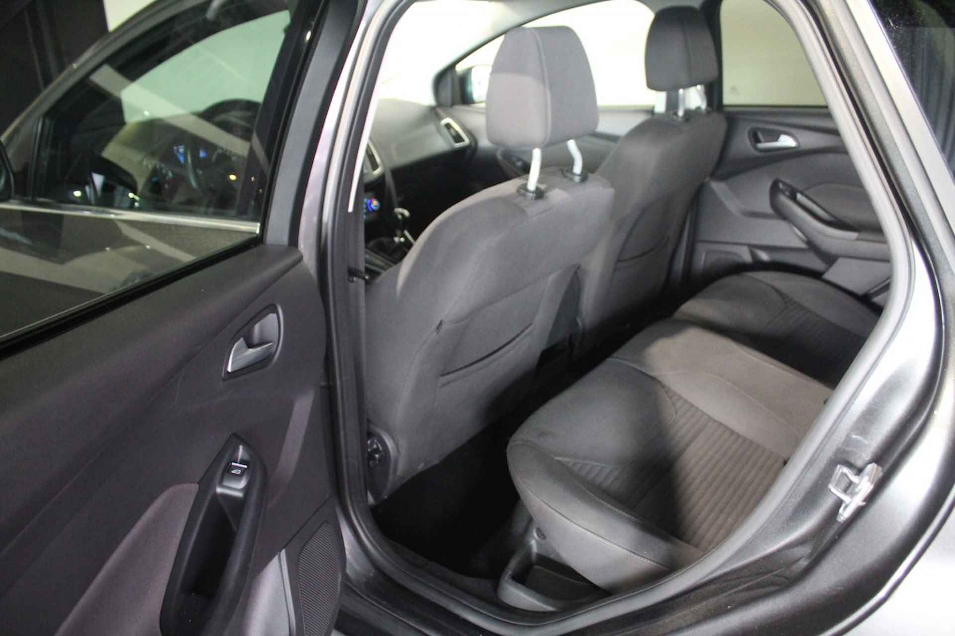 FORD Focus 1.0 TITANIUM NAVI CRUISE PDC ISOFIX USB 6BAK ALL-IN PRIJS! - 33/53