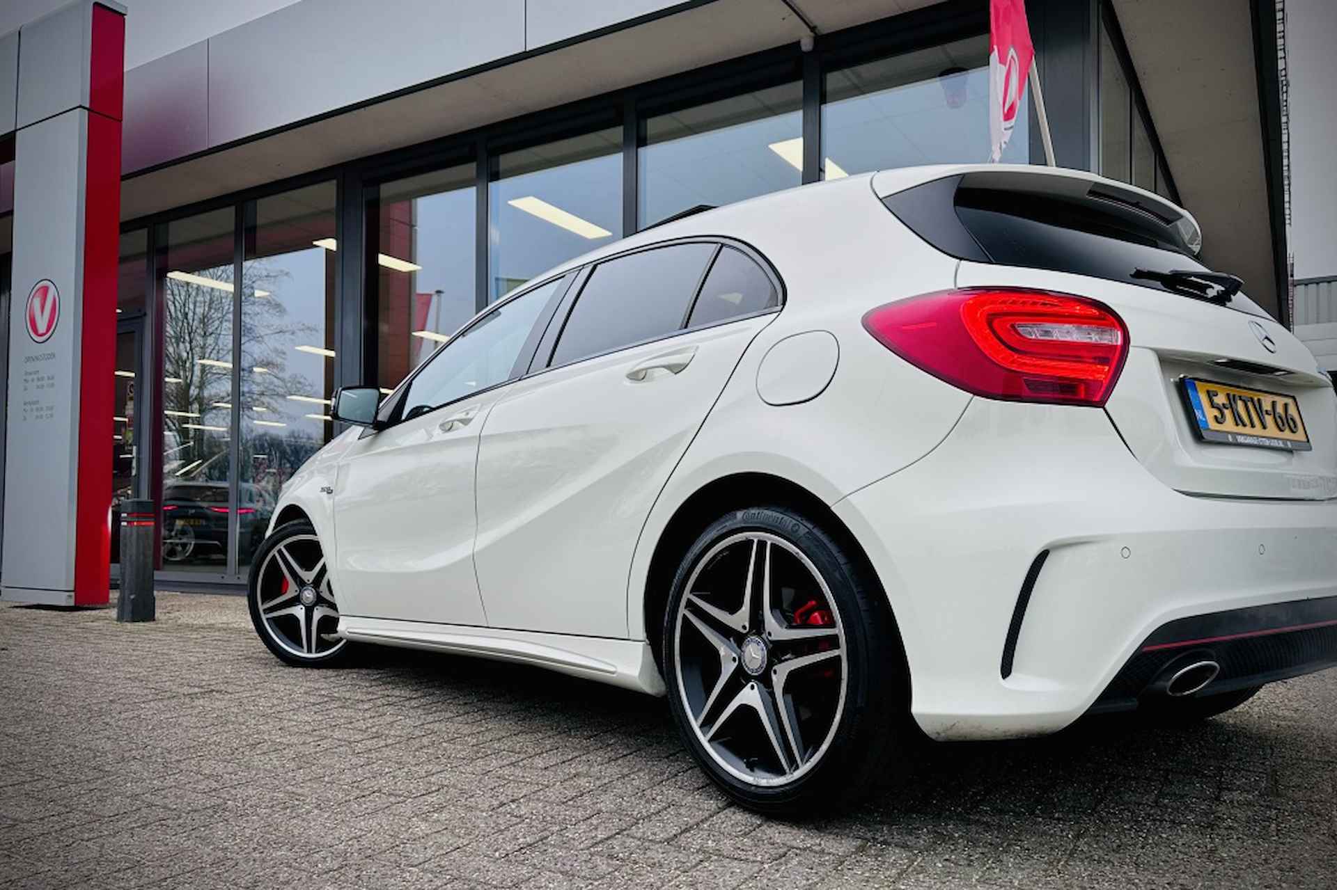 Mercedes-benz A-klasse 200 Ambition AMG PAKKET / SCHUIFDAK / PDC / AIRCO - 7/30