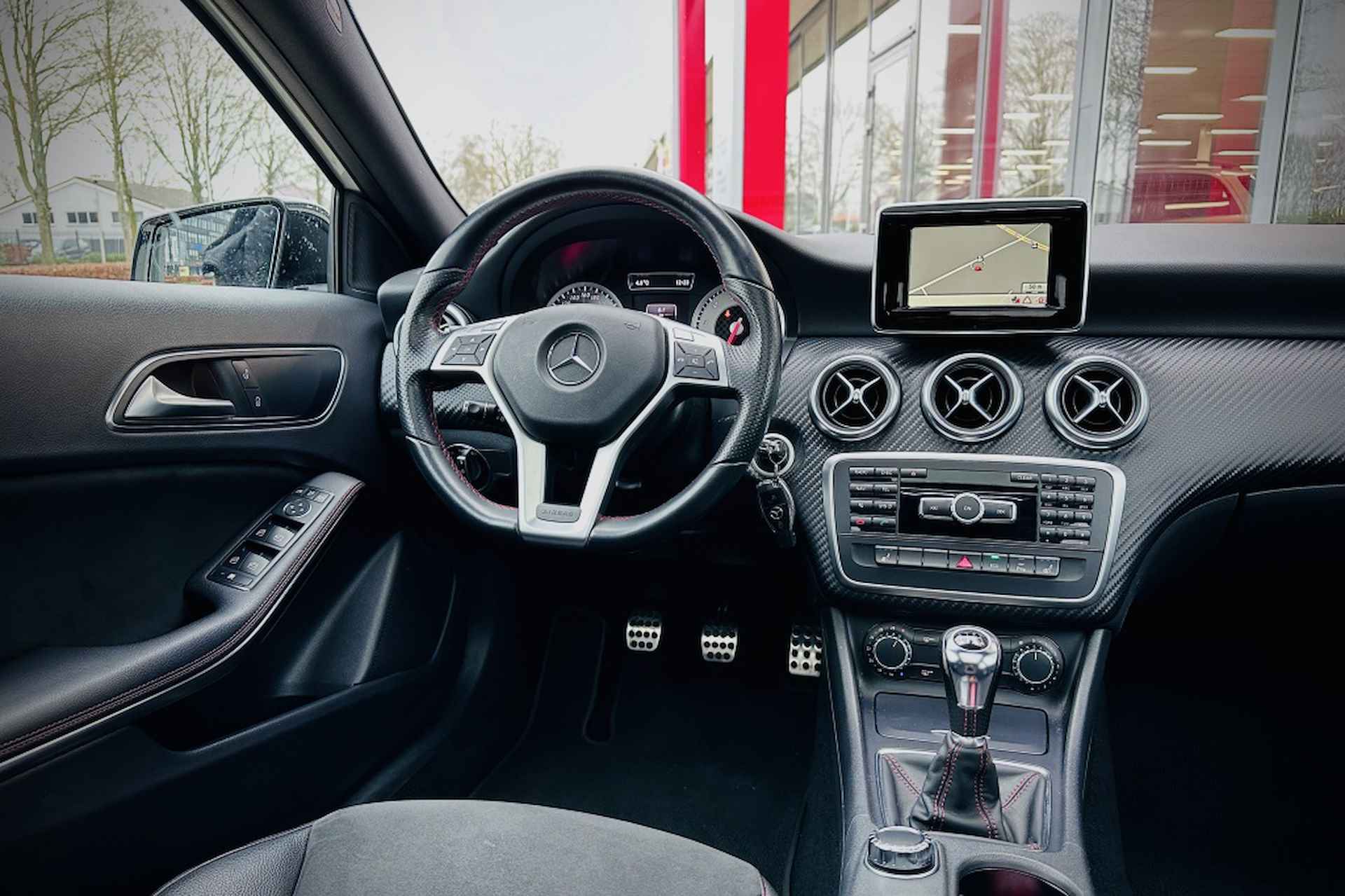 Mercedes-benz A-klasse 200 Ambition AMG PAKKET / SCHUIFDAK / PDC / AIRCO - 17/30