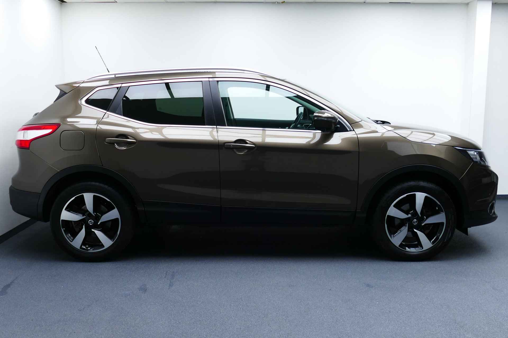 Nissan QASHQAI 1.2 N-Vision. Panodak, 360 Camera, Clima, Cruise, PDC V+A, Haak 1200kg - 10/35