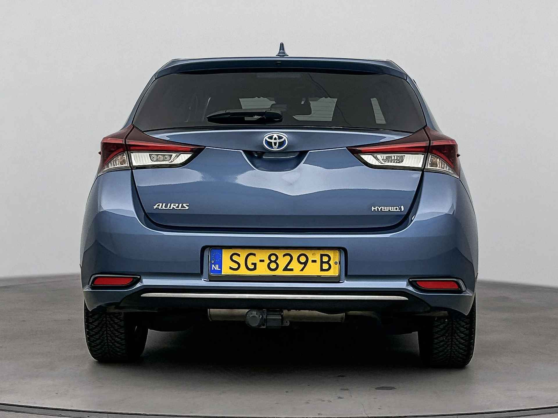 Toyota Auris 1.8 Hybrid Dynamic | Navigatie | LM velgen | - 28/39