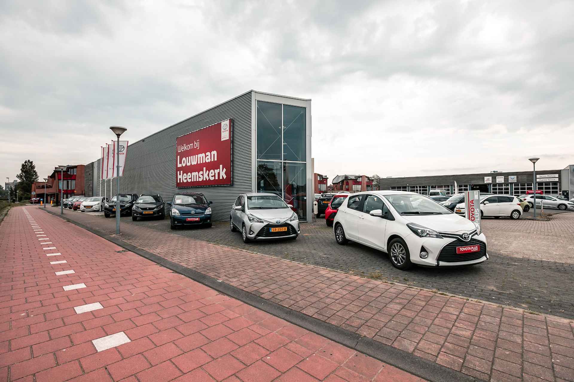 Toyota Auris 1.8 Hybrid Dynamic | Navigatie | LM velgen | - 39/39