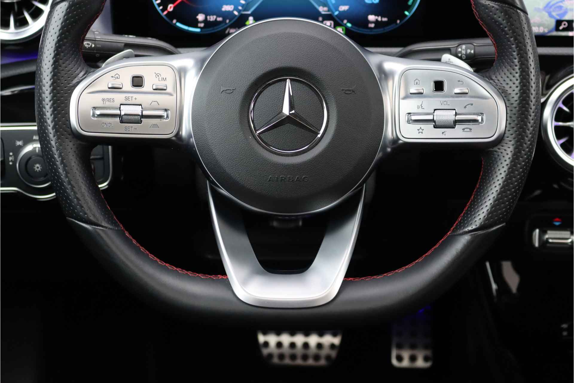 Mercedes-Benz A-Klasse 250 e AMG Line Aut8, Hybride, Panoramadak, Burmester, Keyless Go, Distronic+, Camera, Nightpakket, Widescreen, Sfeerverlichting, Rijassistentiepakket, Etc. - 30/45