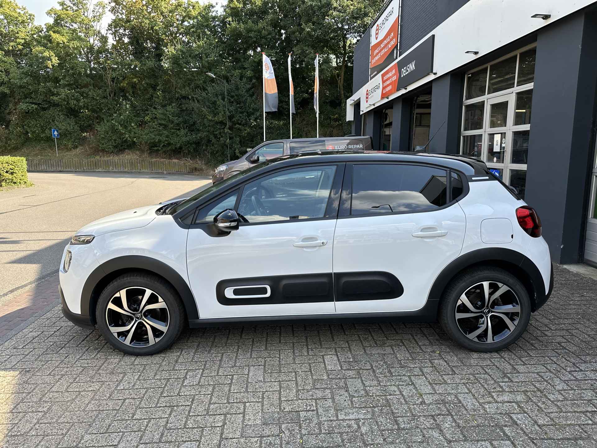 Citroën C3 1.2 PureTech Shine Automaat All-in prijs Stoelverwarming/Carplay/Cruise/Airco - 2/26