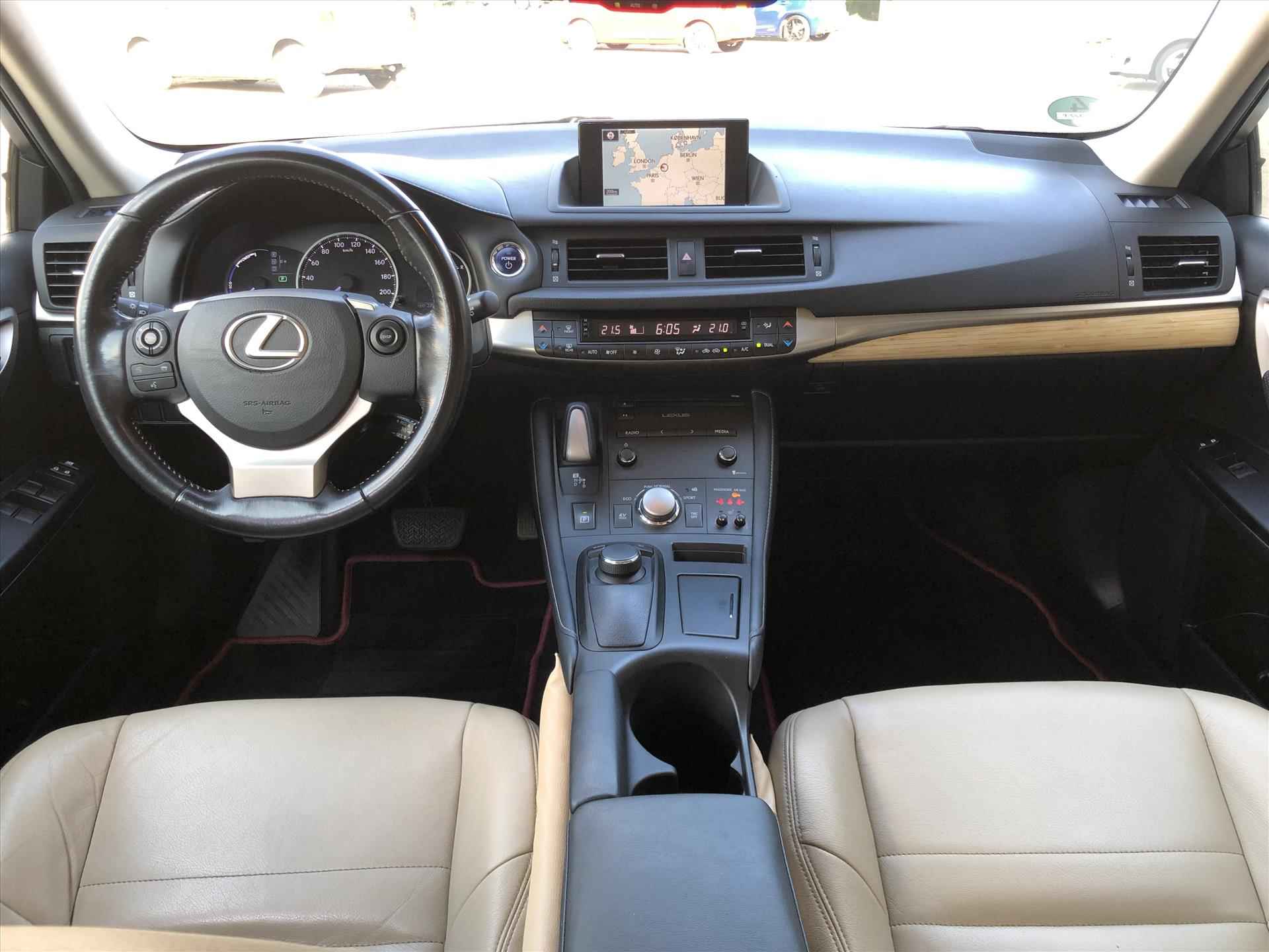 Lexus Ct 200h 25th Edition | Leer, Navigatie, Stoelverwarming, Camera, Cruise control, Bluetooth, Lichtmetalen velgen - 15/43
