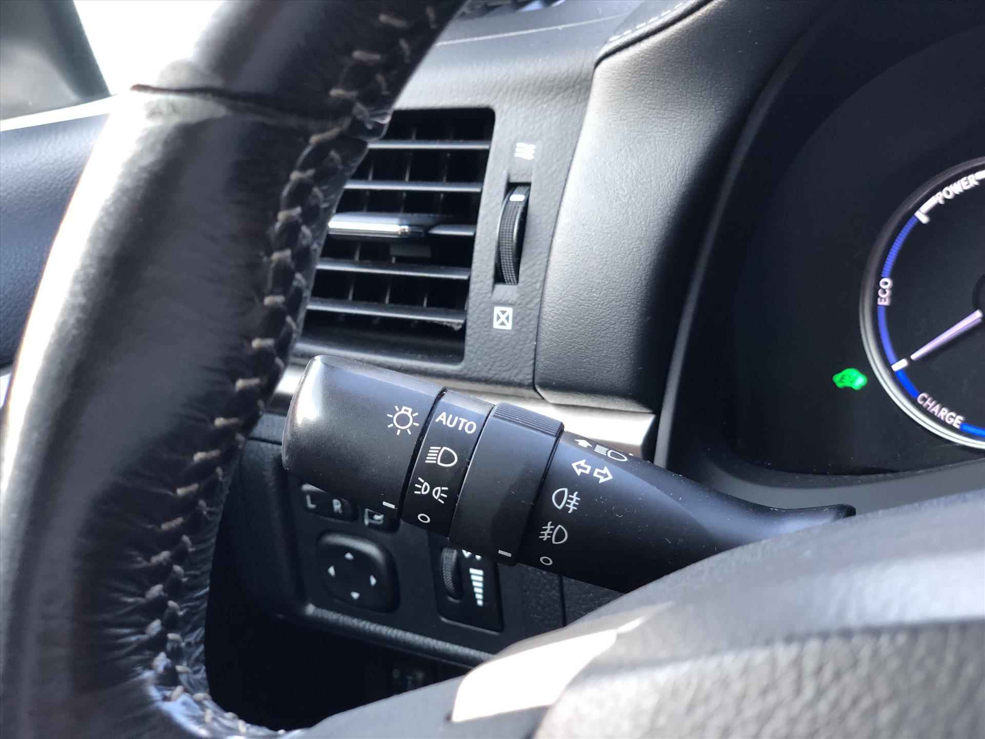 Lexus Ct 200h 25th Edition | Leer, Navigatie, Stoelverwarming, Camera, Cruise control, Bluetooth, Lichtmetalen velgen - 34/43