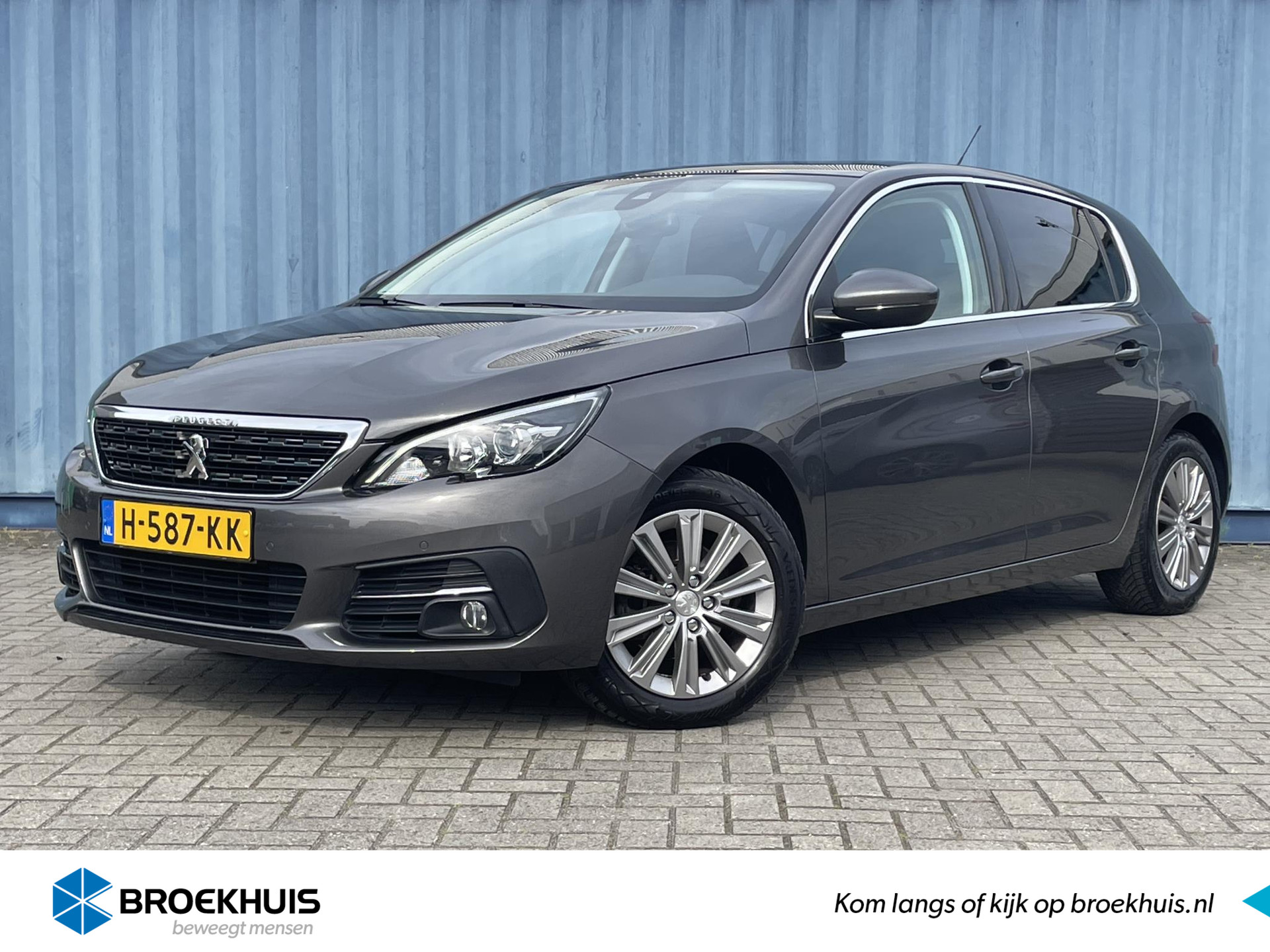 Peugeot 308 1.2 Premium 130 PK l Achteruitrijcamera l Climate Control l Apple Carplay/ Android auto l Armsteun l Cruise Control l DAB l Getinte ramen l 16" Lichtmetalen velgen l Navigatie l Panoramadak l Parkeersensoren V+A l Rijstrooksensoren l