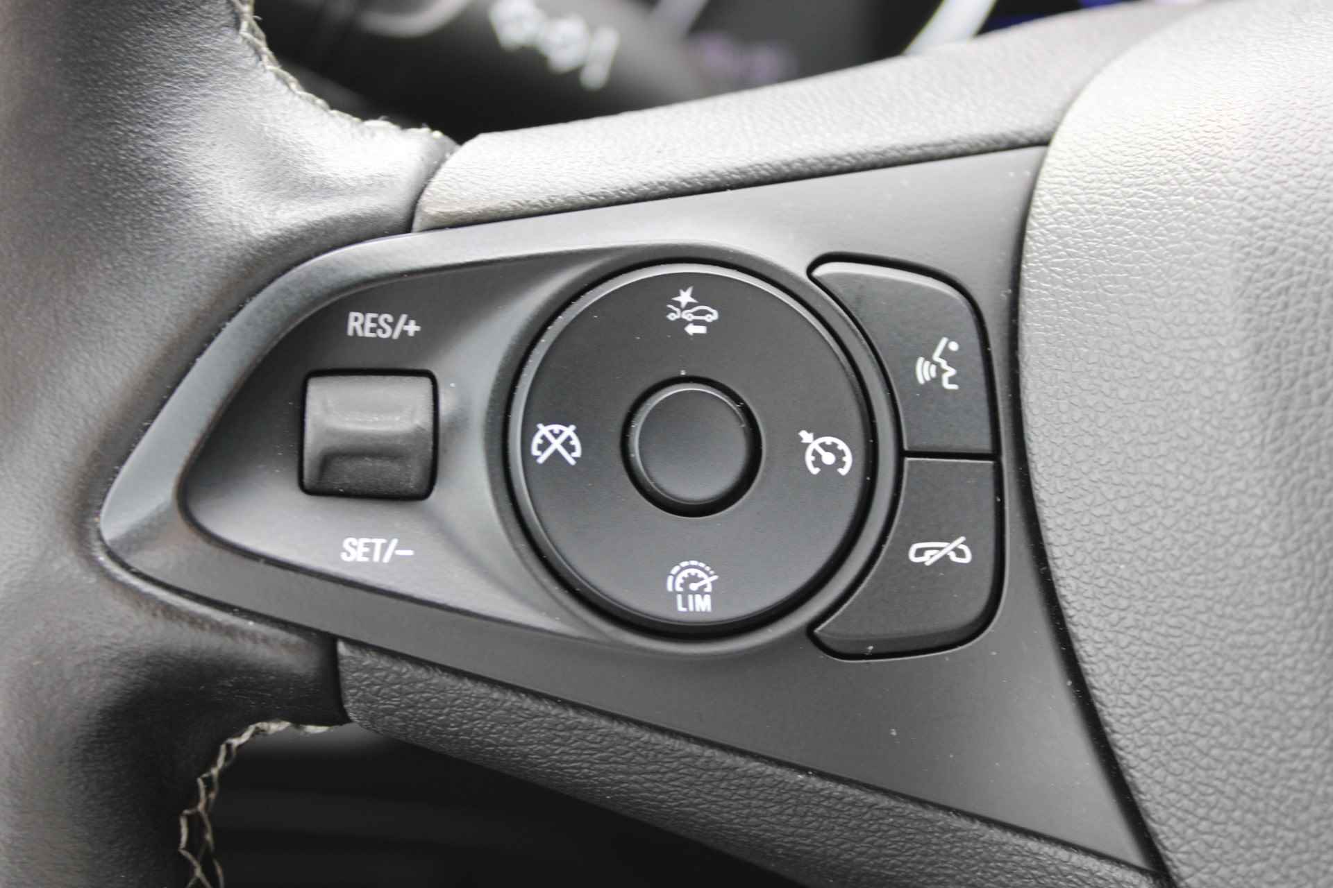 Opel Astra 1.2 T. 130pk Elegance 5drs / Navigatie / Winterpakket / Camera / Park Pilot V+A / Carplay / 17"LMV / Cruise Control / LED / "Vraag een vrijblijvende offerte aan!" - 19/31