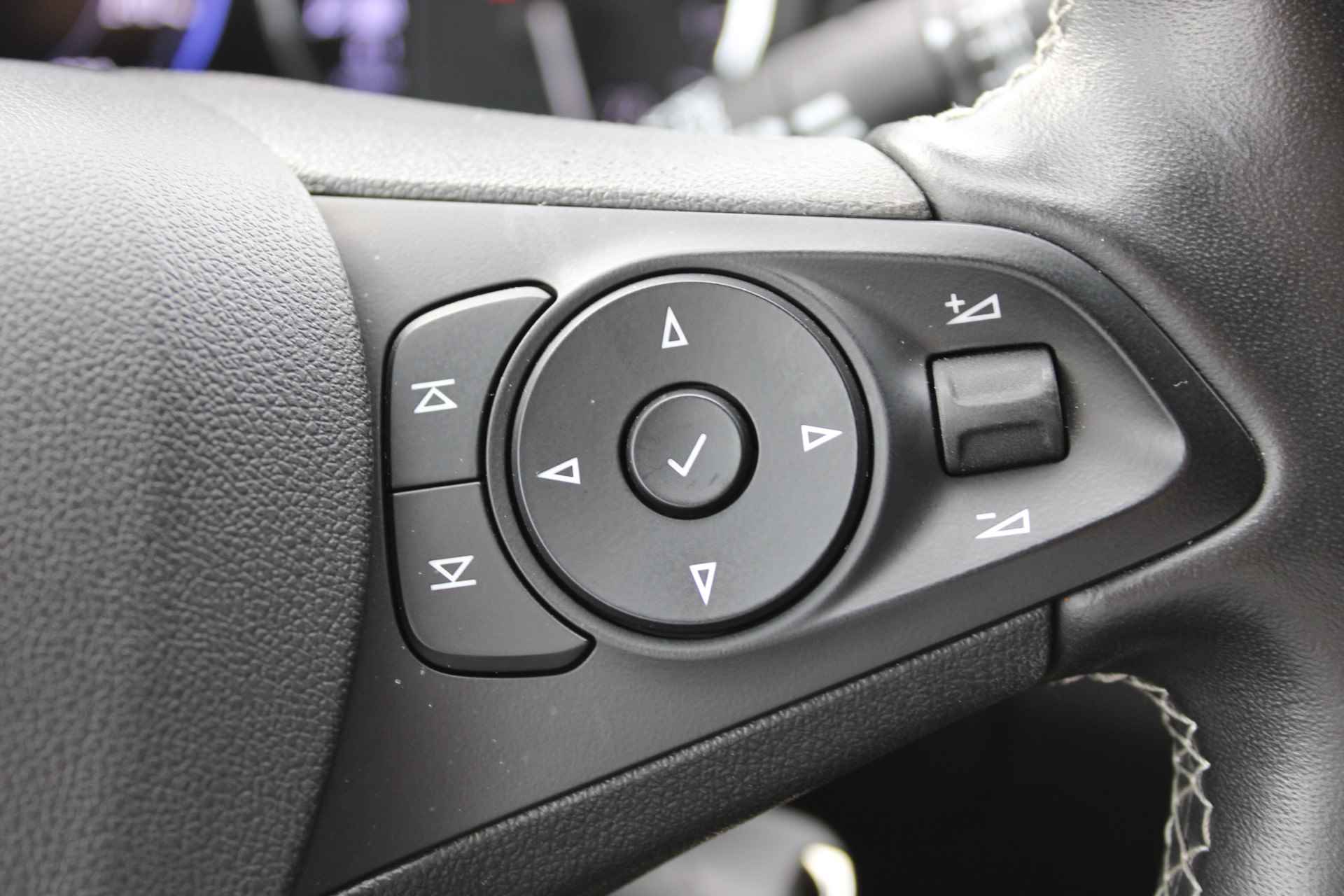 Opel Astra 1.2 T. 130pk Elegance 5drs / Navigatie / Winterpakket / Camera / Park Pilot V+A / Carplay / 17"LMV / Cruise Control / LED / "Vraag een vrijblijvende offerte aan!" - 20/31