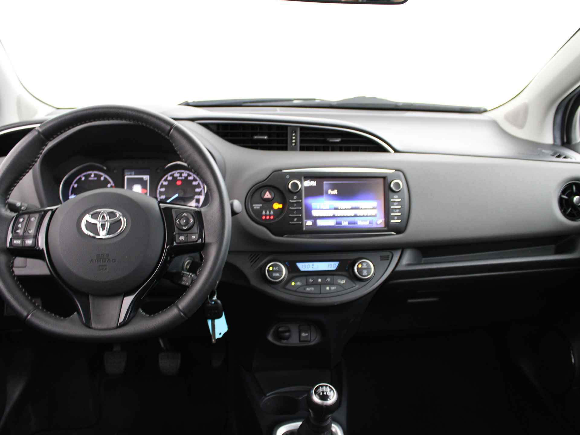Toyota Yaris 1.0 VVT-i Aspiration | Camera | Climate control | Bluetooth | - 6/41