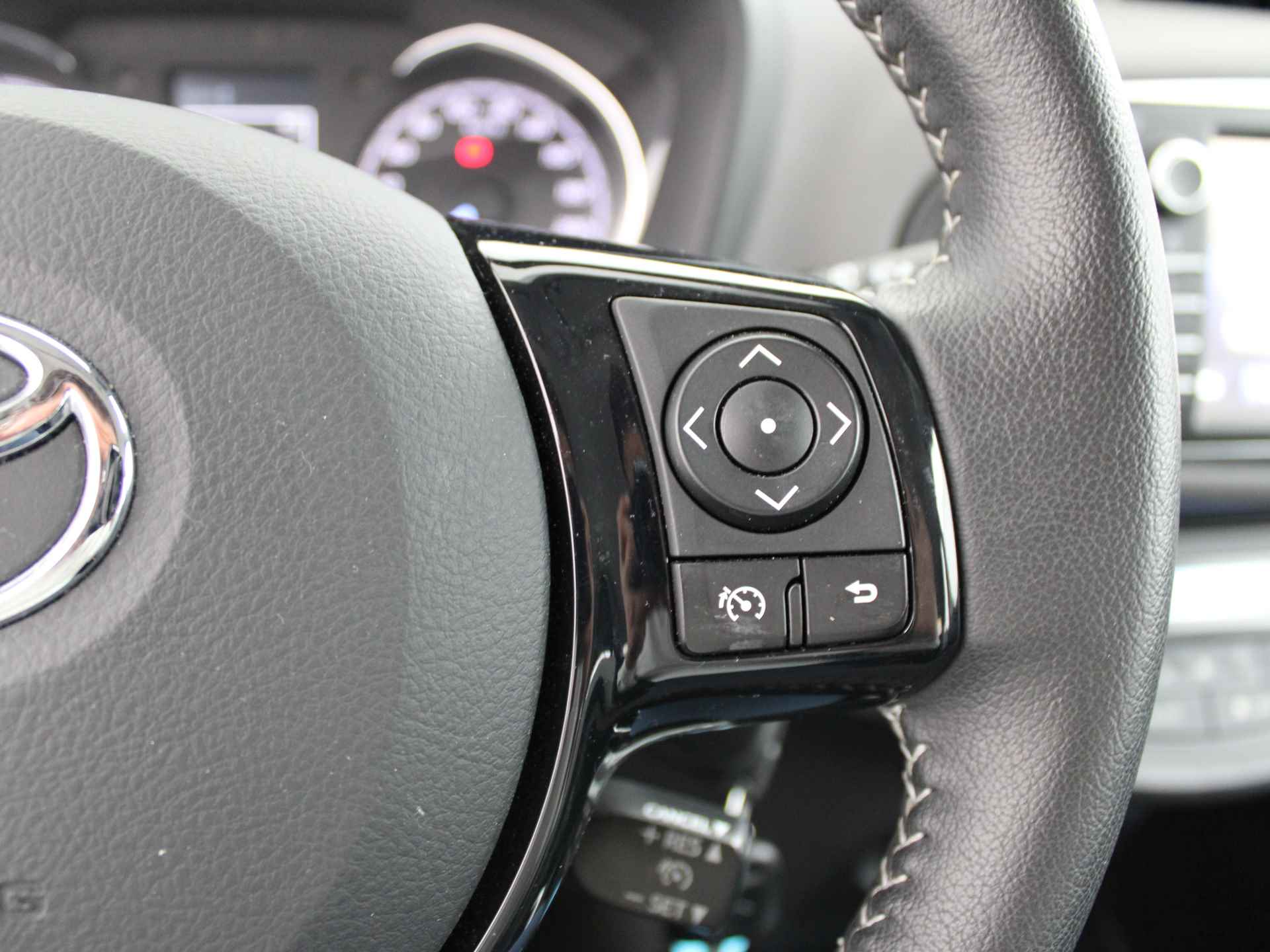 Toyota Yaris 1.0 VVT-i Aspiration | Camera | Climate control | Bluetooth | - 22/41