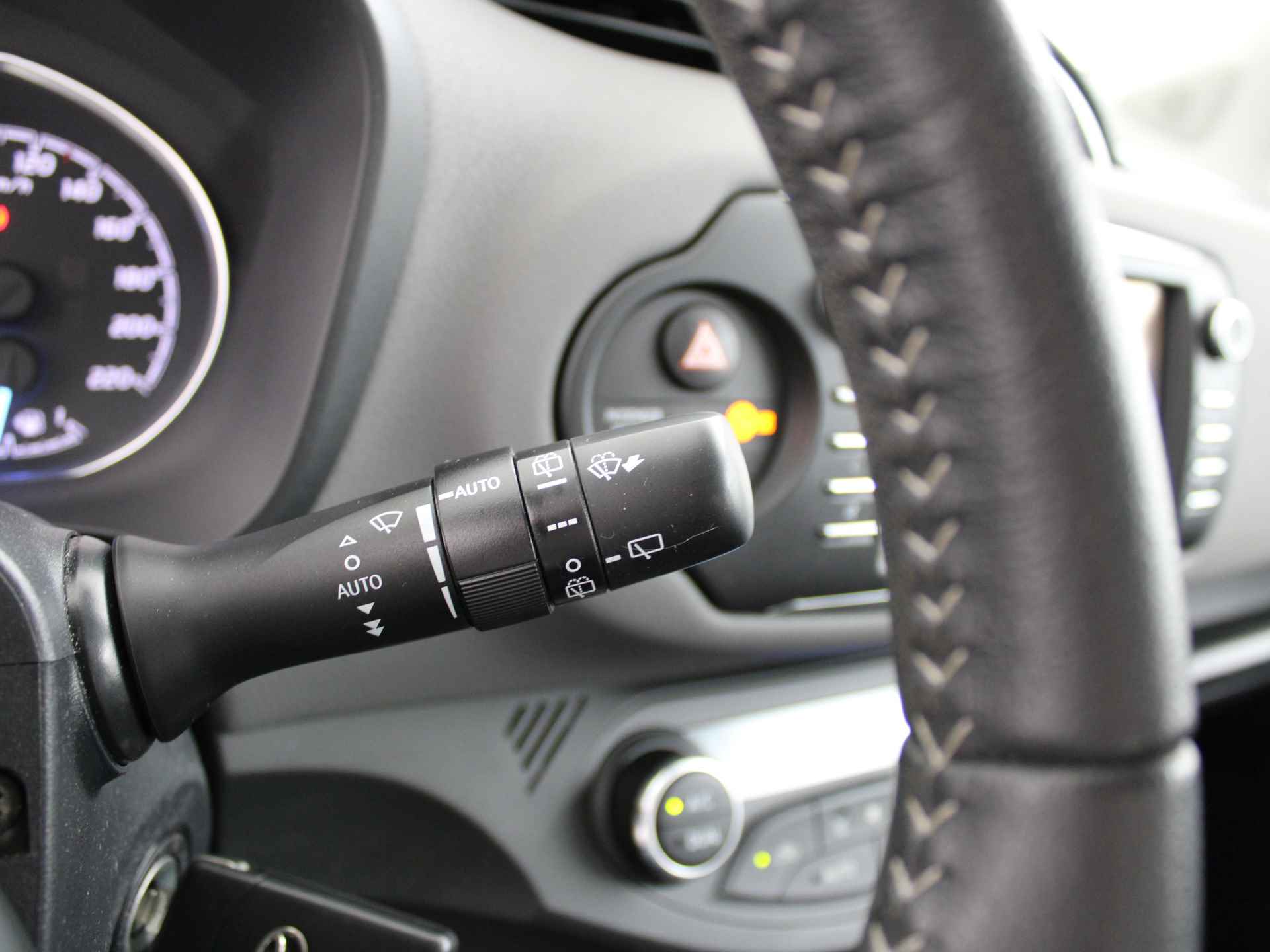 Toyota Yaris 1.0 VVT-i Aspiration | Camera | Climate control | Bluetooth | - 24/41