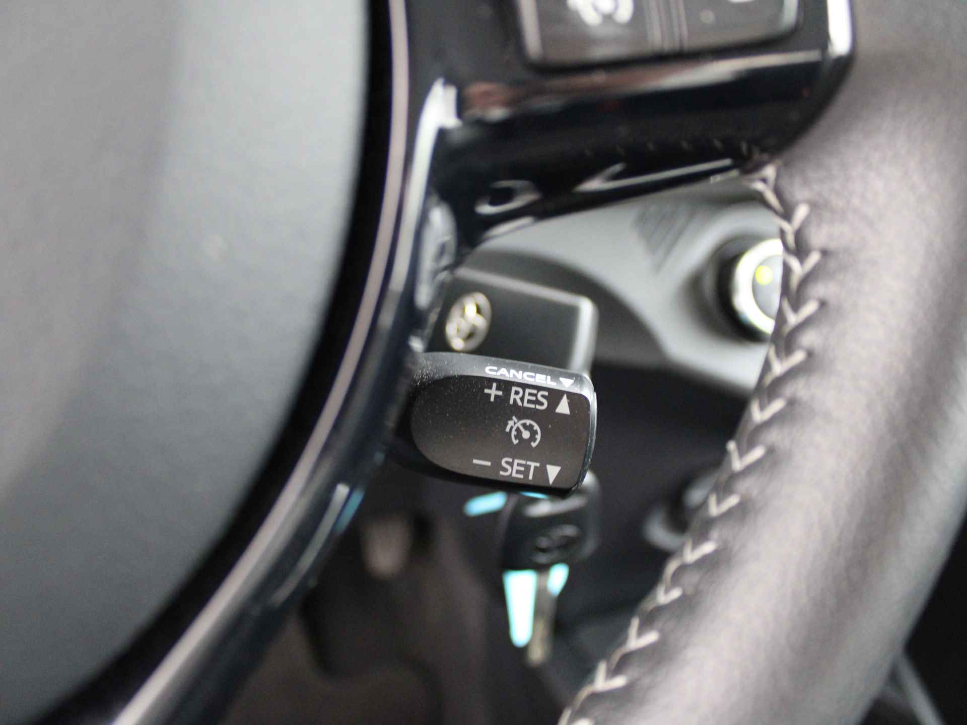 Toyota Yaris 1.0 VVT-i Aspiration | Camera | Climate control | Bluetooth | - 25/41