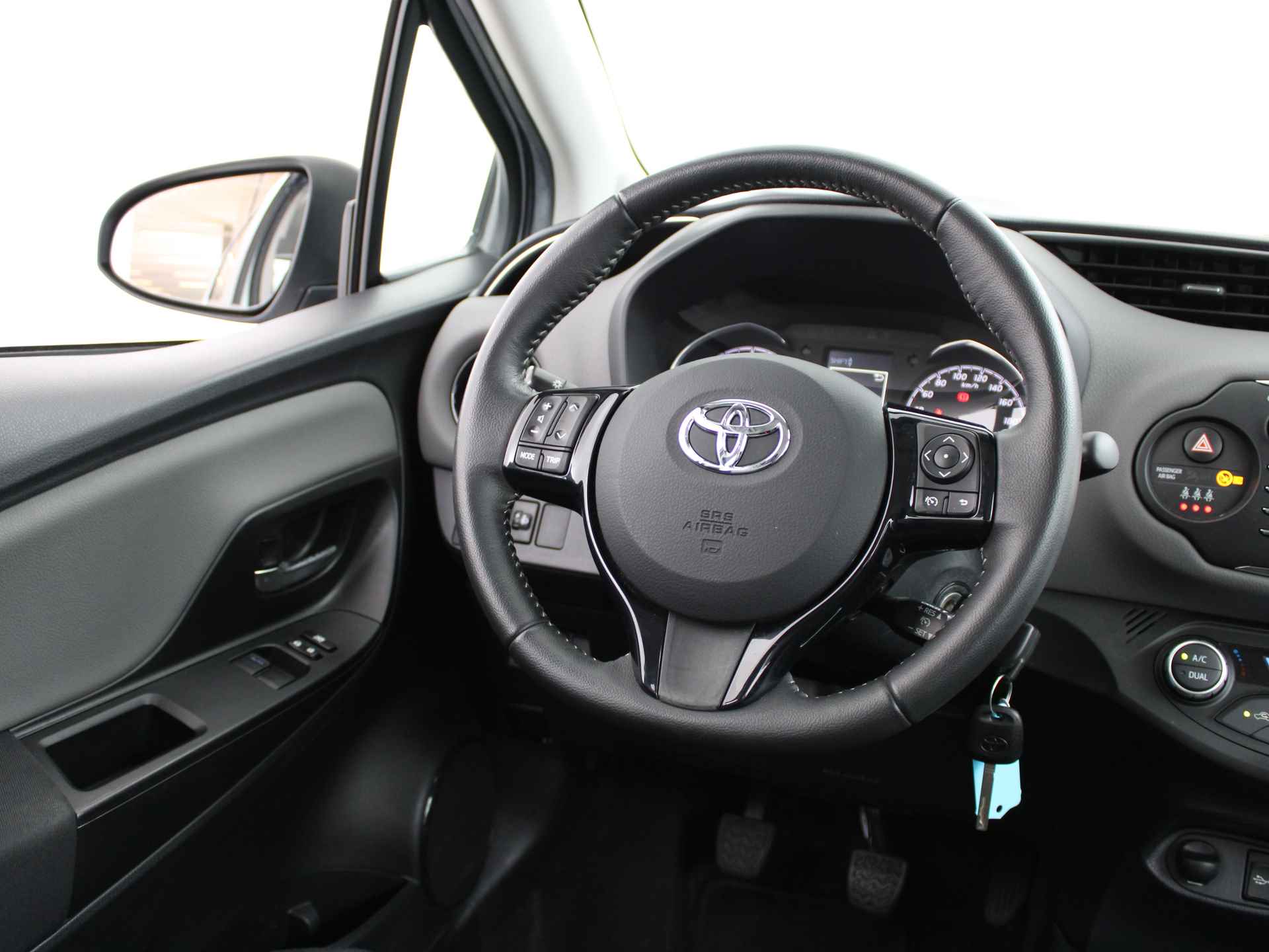 Toyota Yaris 1.0 VVT-i Aspiration | Camera | Climate control | Bluetooth | - 40/41