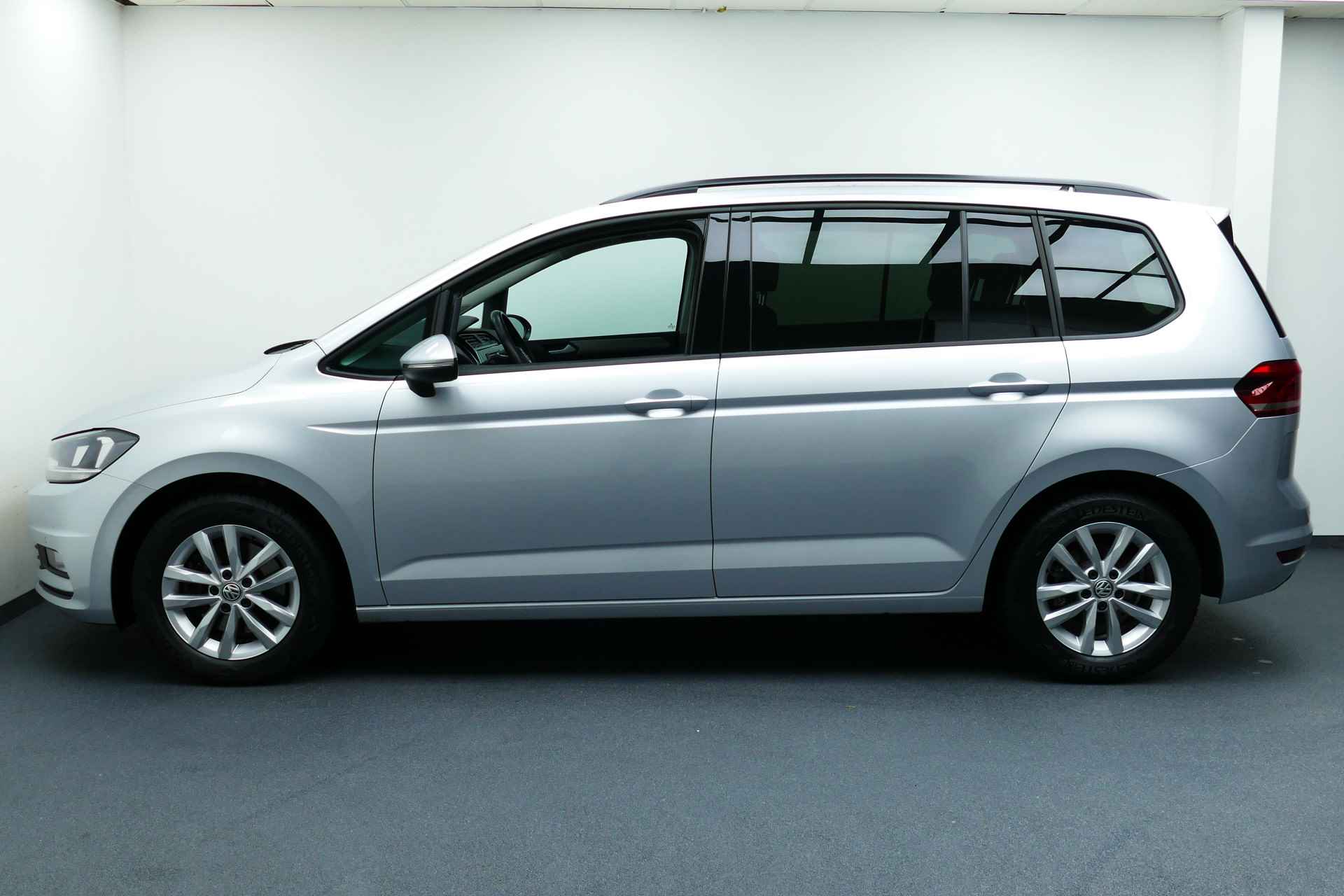 Volkswagen Touran 1.4 TSI Comfortline 1-Eig. Clima, Cruise, PDC V+A, 16"LMV, Trekhaak 1500kg - 10/35