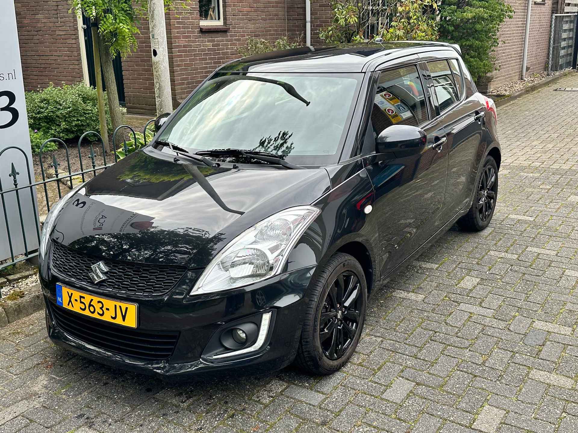 Suzuki Swift 1.2 Business Edition EASSS Alu wielen/Spoiler/CV/El.ramen/Airco - 4/37