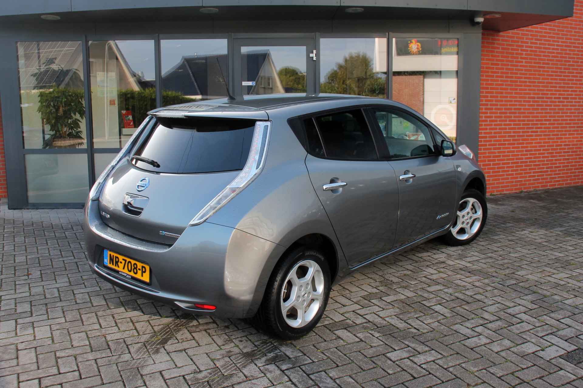 Nissan Leaf Acenta 30 kWh | Camera | Stoelverw. V + A | NAP - 4/26
