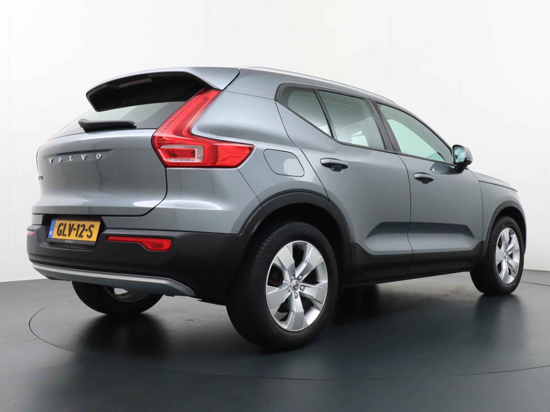 Volvo XC40 1.5 T3 Momentum Leder/Parking Support/Harman Kardon etc. - 4/45