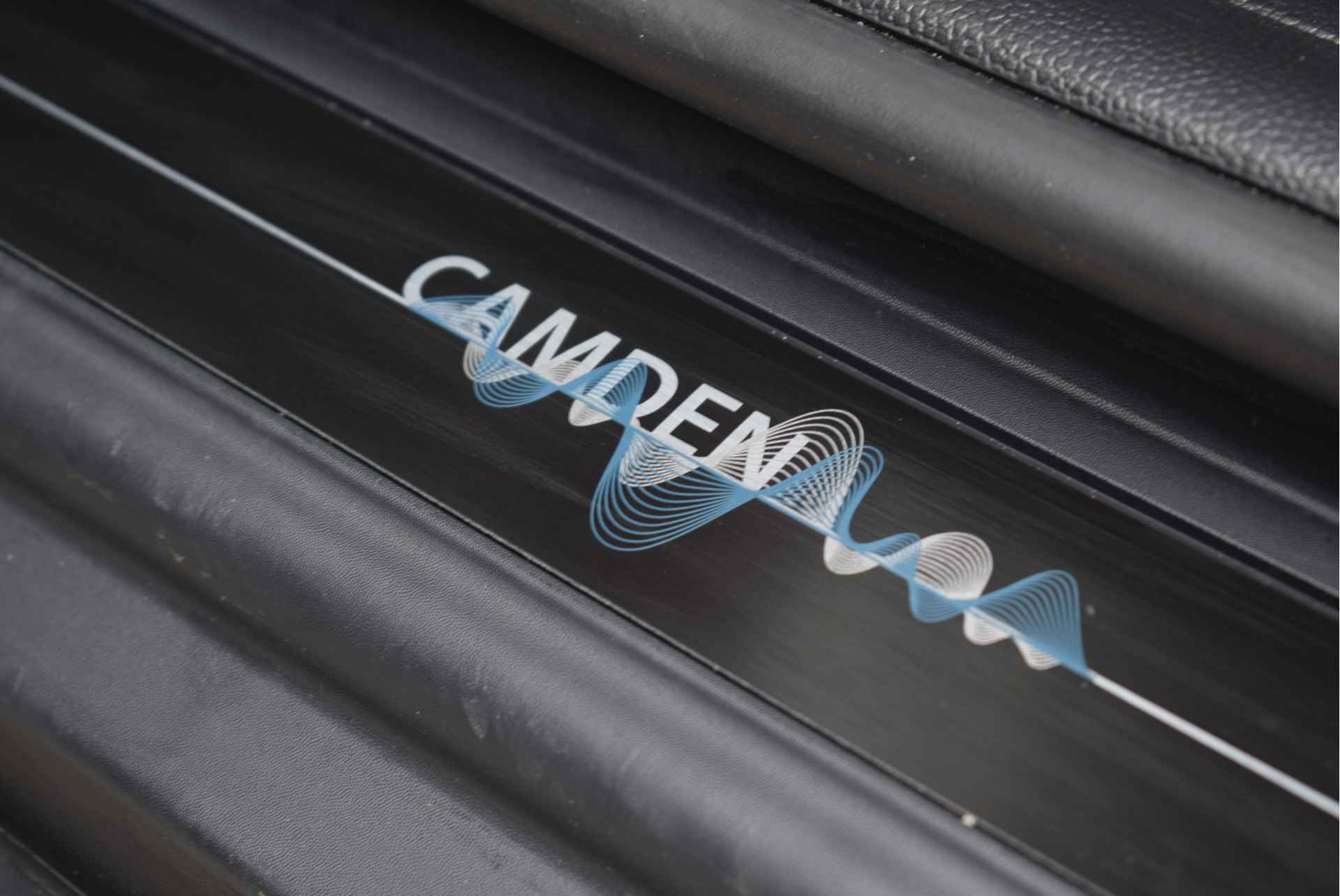 MINI Hatchback Cooper Camden Classic Automaat / Premium Go Pakket / Achteruitrijcamera / Sportstoelen / Adaptieve LED / Park Assistant / Comfort Access / Stoelverwarming - 18/25