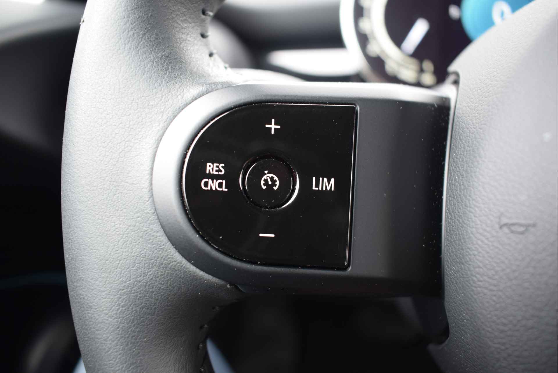 MINI Hatchback Cooper Camden Classic Automaat / Premium Go Pakket / Achteruitrijcamera / Sportstoelen / Adaptieve LED / Park Assistant / Comfort Access / Stoelverwarming - 19/25