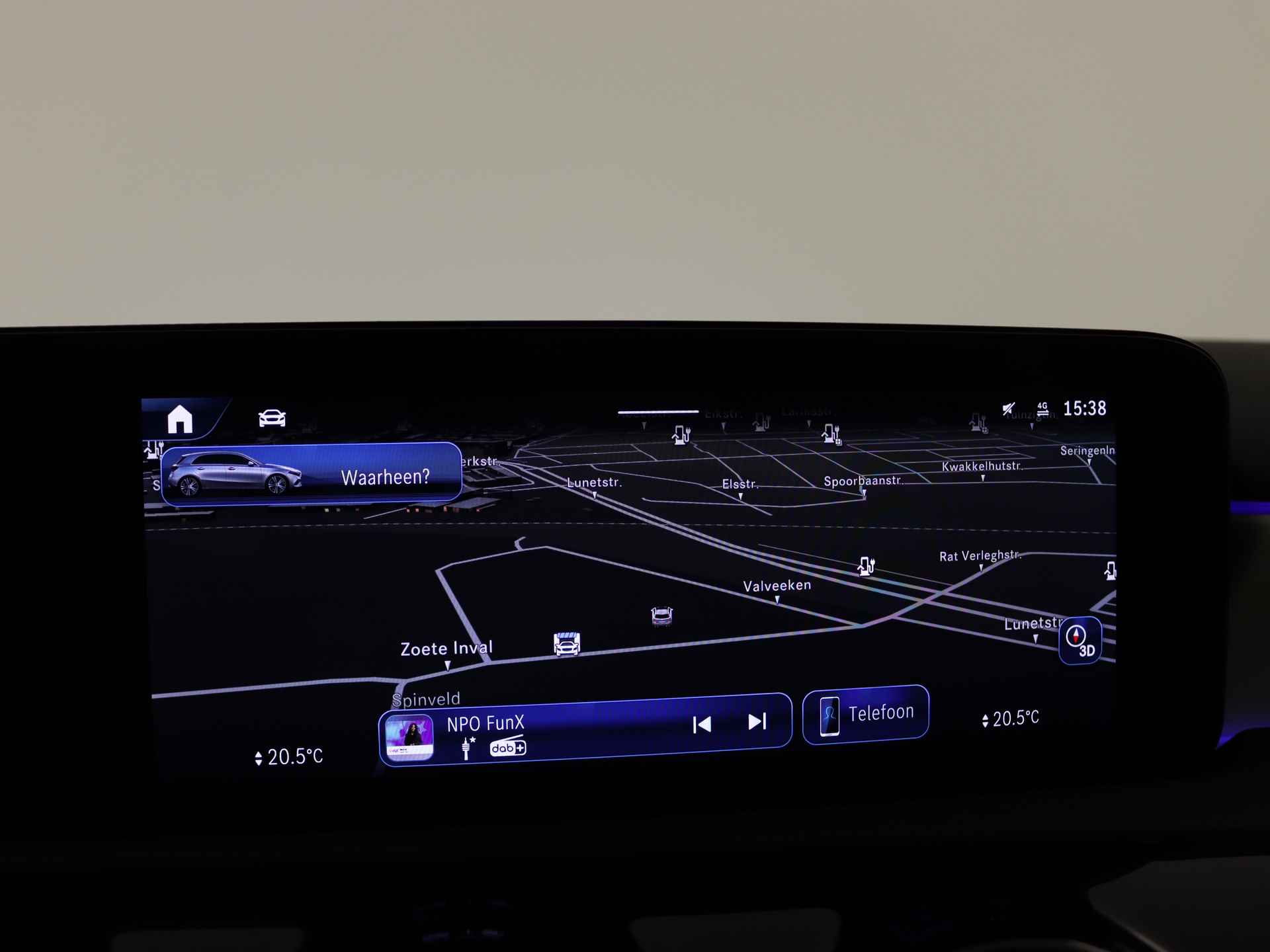 Mercedes-Benz A-Klasse 250 e AMG Line | Premium Plus Pack | Smartphone integratie | Panoramaschuifdak | Sfeerverlichting Extra USB-poorten | Dodehoekassistent | Parkeerpakket met 360°-camera | - 8/36
