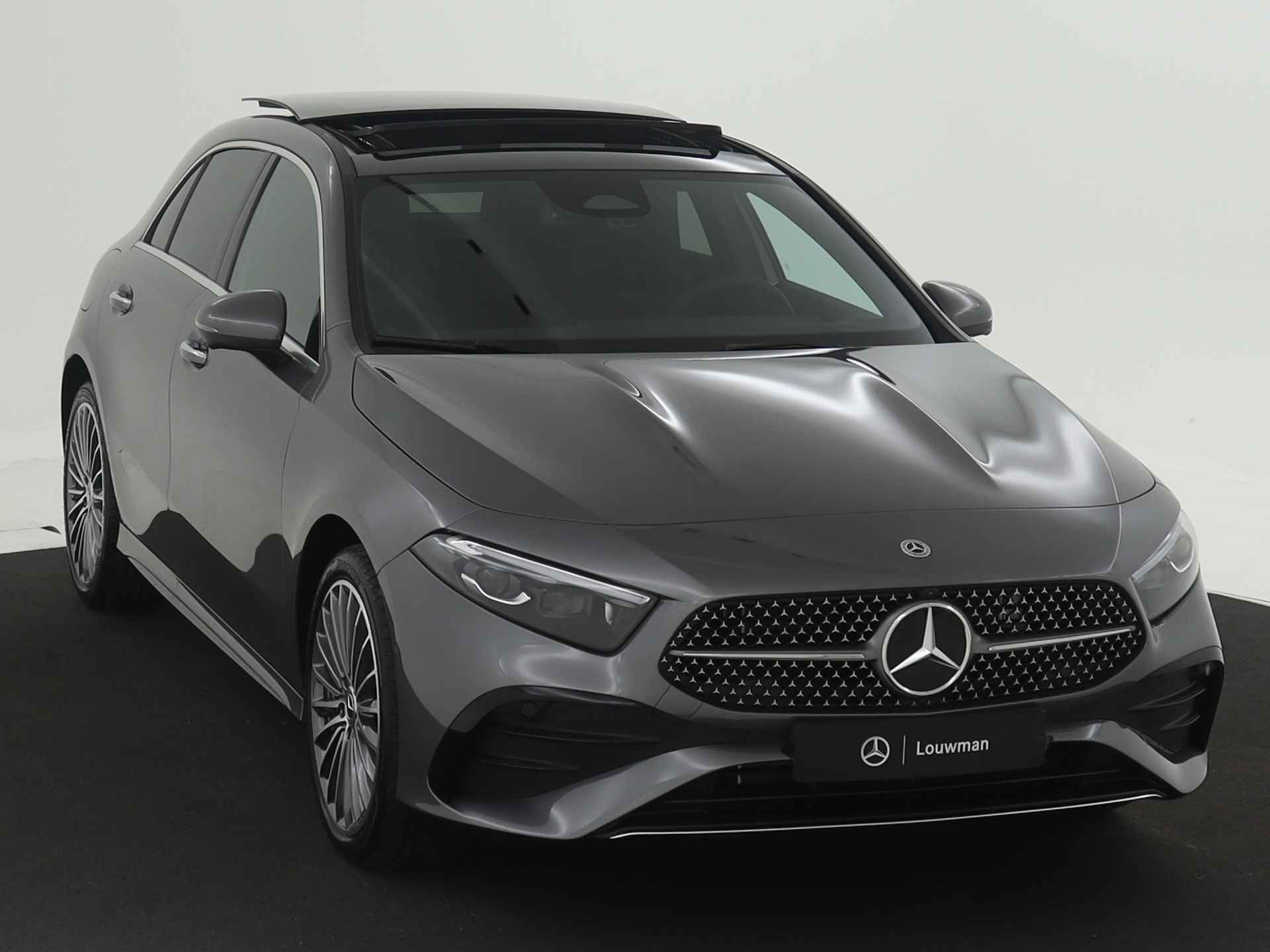 Mercedes-Benz A-Klasse 250 e AMG Line | Premium Plus Pack | Smartphone integratie | Panoramaschuifdak | Sfeerverlichting Extra USB-poorten | Dodehoekassistent | Parkeerpakket met 360°-camera | - 23/36