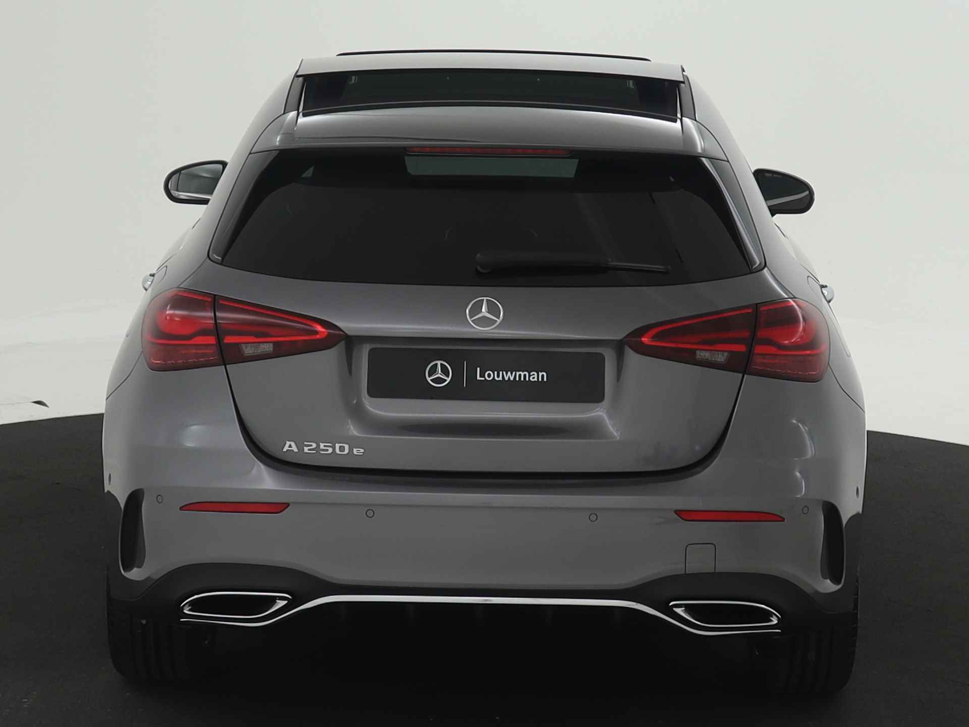 Mercedes-Benz A-Klasse 250 e AMG Line | Premium Plus Pack | Smartphone integratie | Panoramaschuifdak | Sfeerverlichting Extra USB-poorten | Dodehoekassistent | Parkeerpakket met 360°-camera | - 24/36