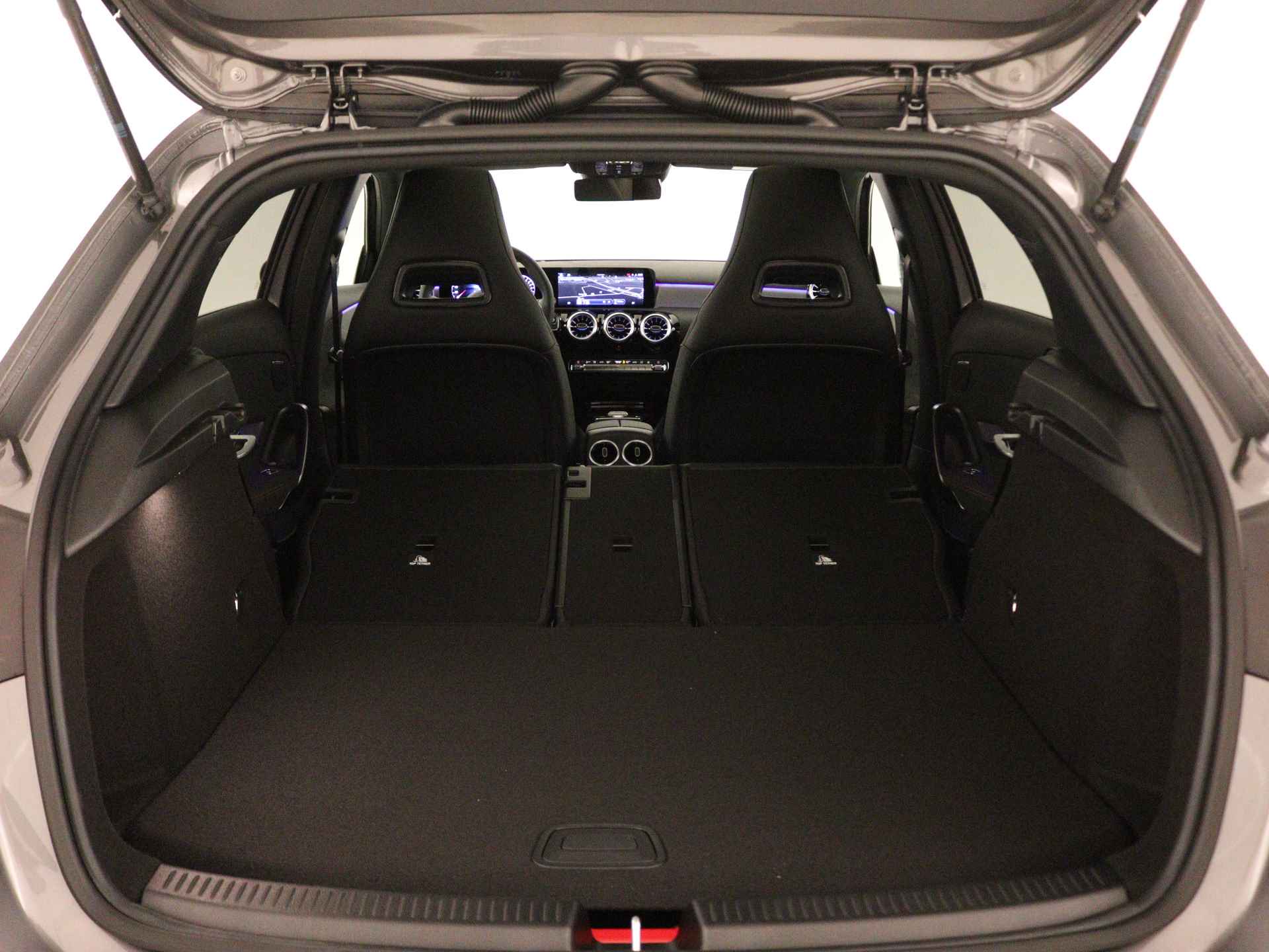 Mercedes-Benz A-Klasse 250 e AMG Line | Premium Plus Pack | Smartphone integratie | Panoramaschuifdak | Sfeerverlichting Extra USB-poorten | Dodehoekassistent | Parkeerpakket met 360°-camera | - 35/36