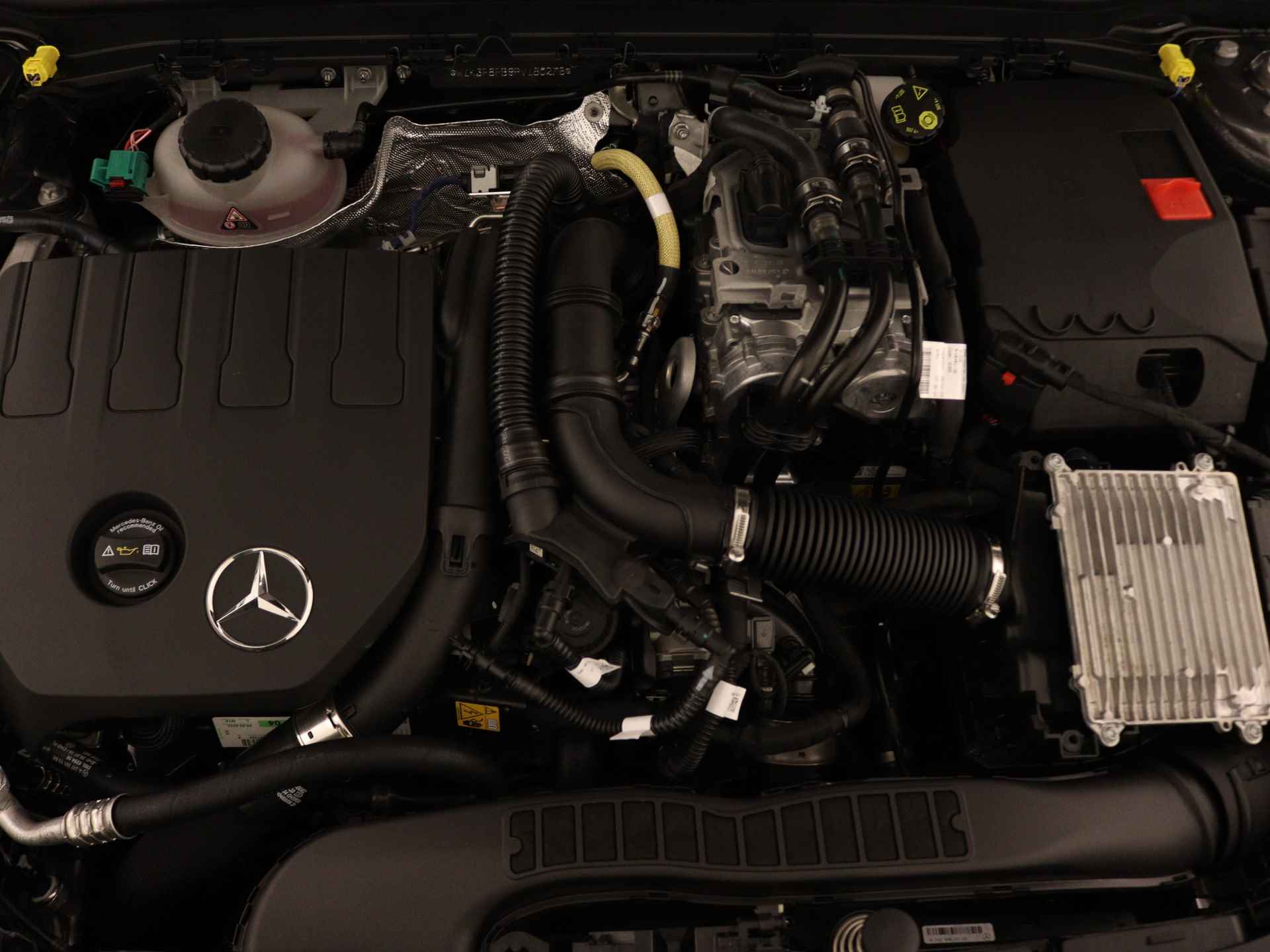 Mercedes-Benz A-Klasse 250 e AMG Line | Premium Plus Pack | Smartphone integratie | Panoramaschuifdak | Sfeerverlichting Extra USB-poorten | Dodehoekassistent | Parkeerpakket met 360°-camera | - 36/36