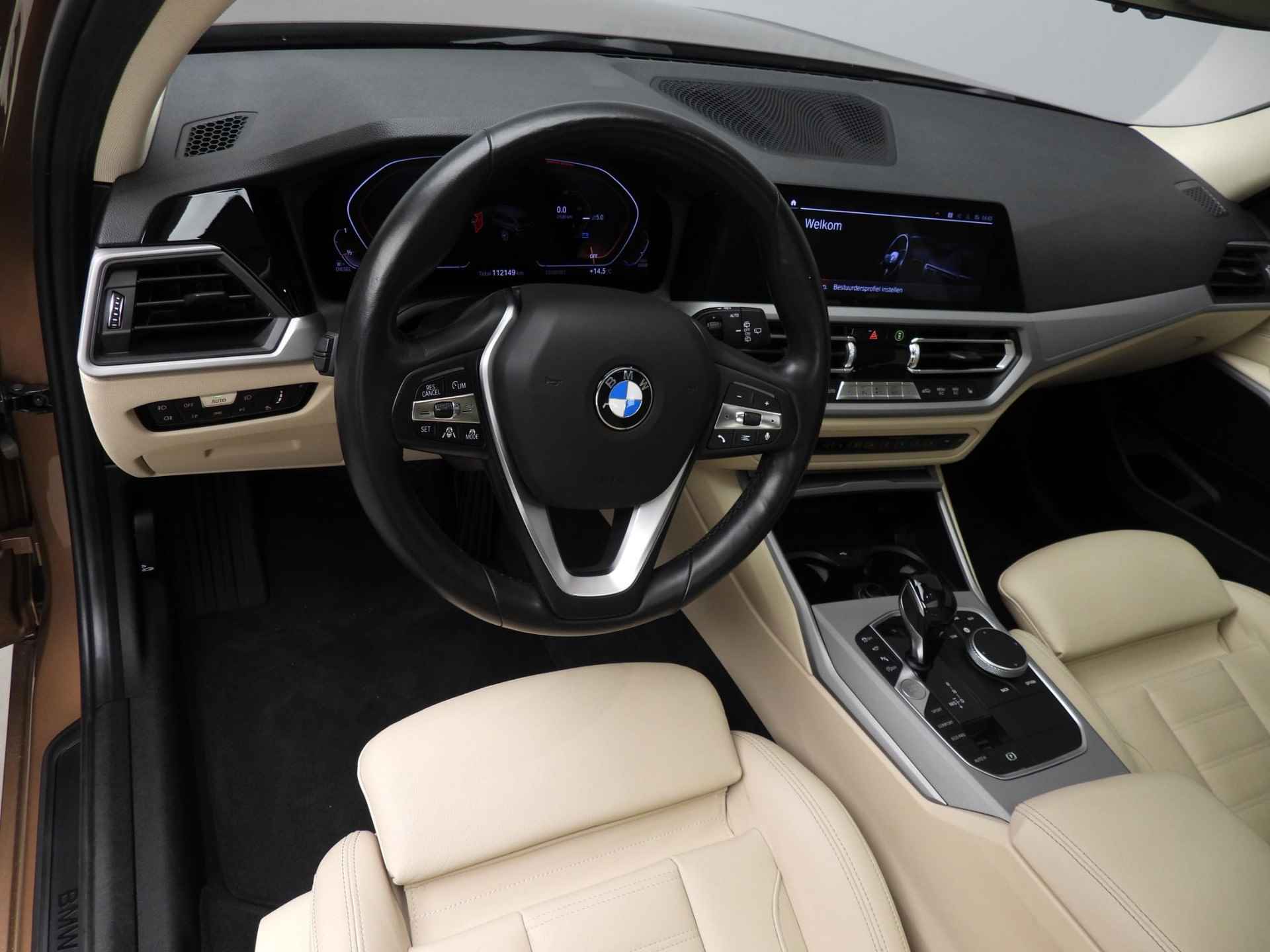 BMW 3 Serie Touring 318d | LED | Leder | Navigatie | Schuifdak | Trekhaak | Sportstoelen | Stoelverwarming | DAB | Alu17 inch - 7/50