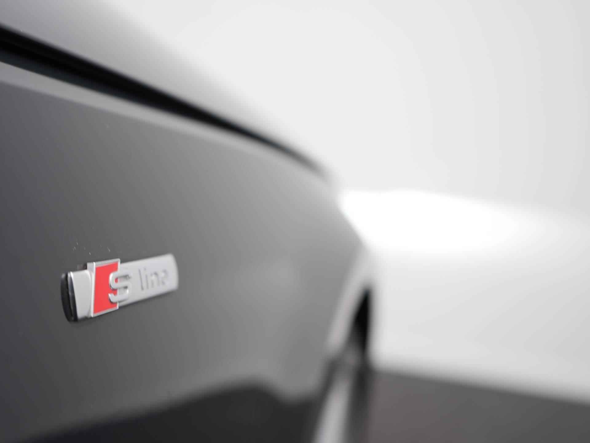 Audi A4 Avant 35 TFSI S edition S-Line | Leer | Camera | LED | Cruise - 42/44