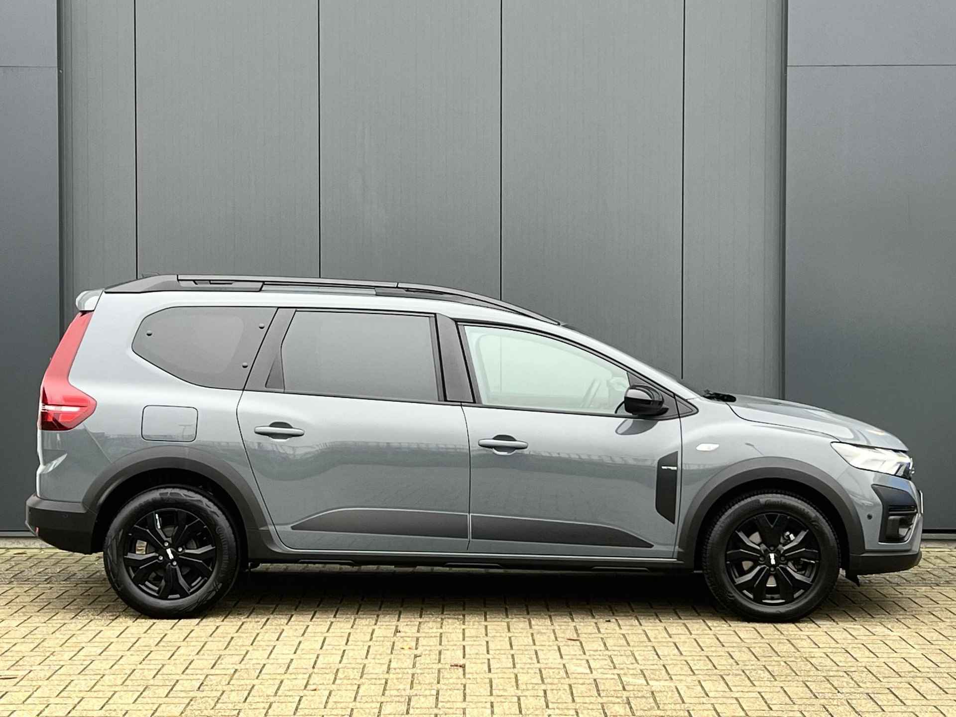 Dacia Jogger 1.0 TCe 110 Extreme 7p. | Pack Navigatie | Pack Extreme | Parkeersensoren voor en achter - 6/20