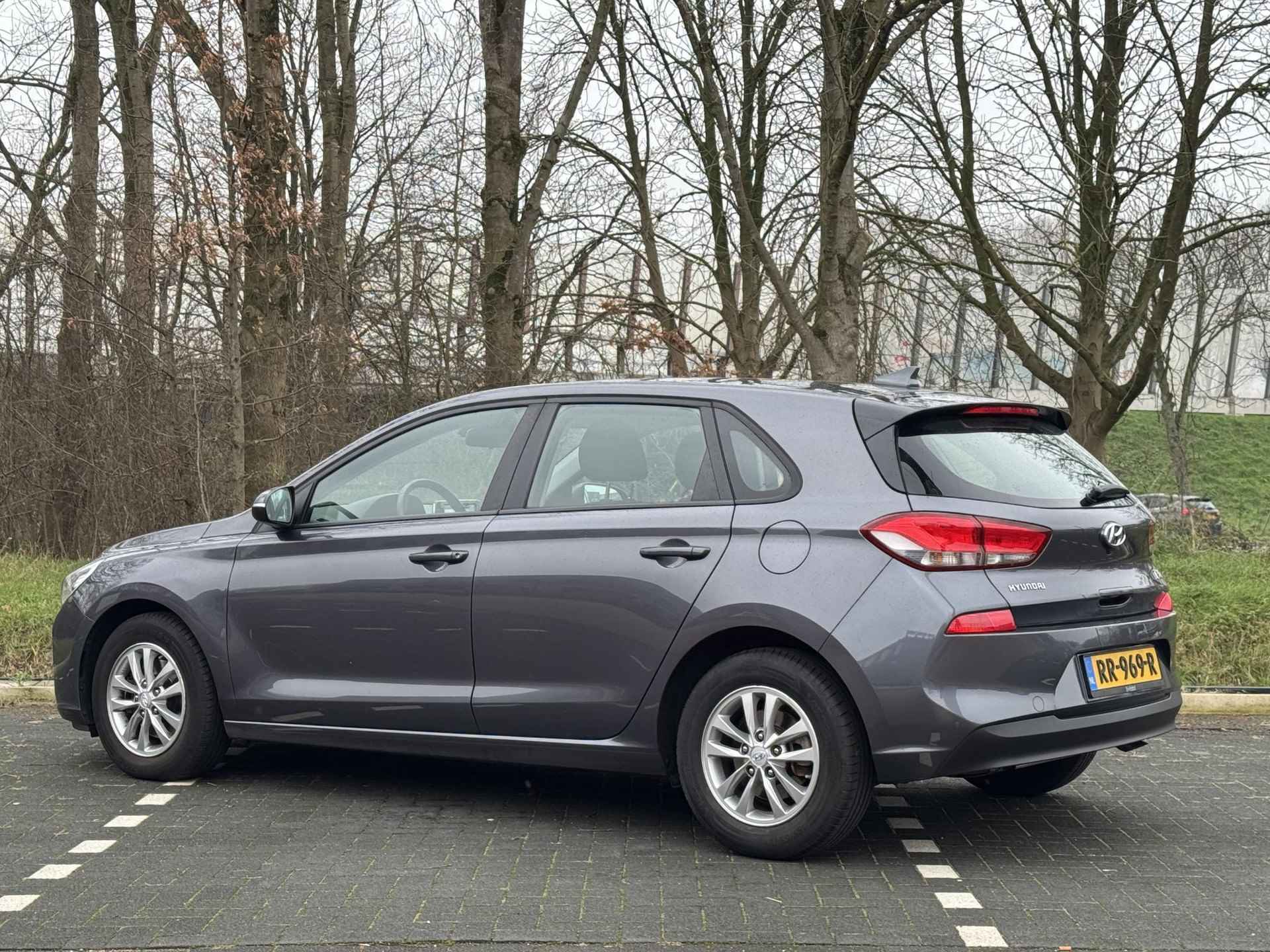 Hyundai i30 1.0 T-GDI 120 PK Comfort | Achteruitrijcamera | Ingebouwde navigatie | Volledig dealer onderhouden | - 5/38