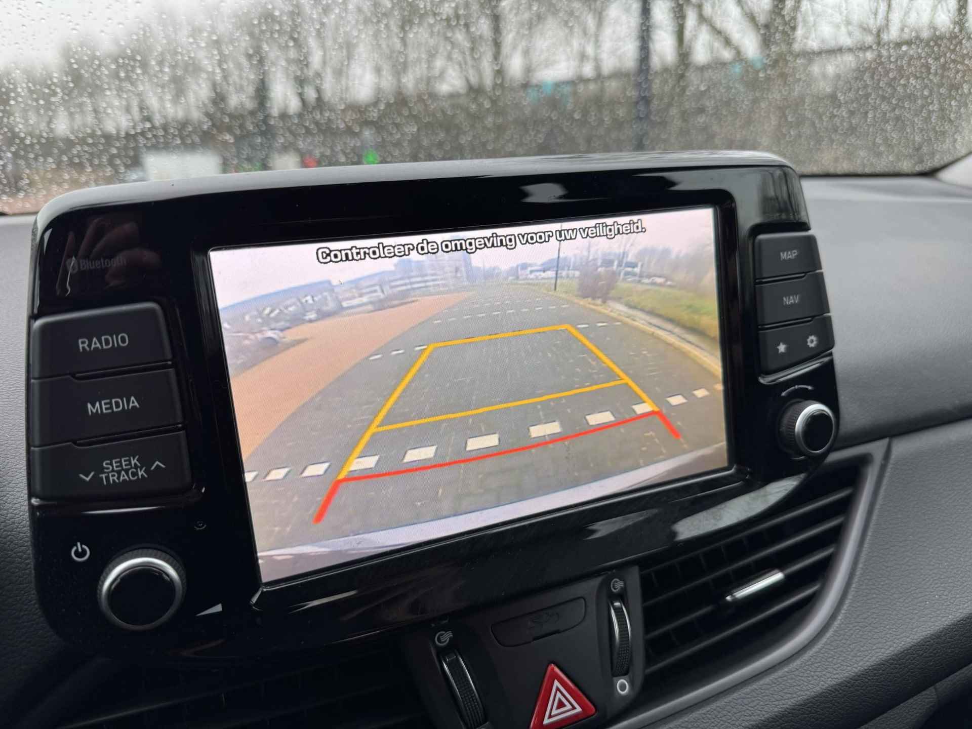 Hyundai i30 1.0 T-GDI 120 PK Comfort | Achteruitrijcamera | Ingebouwde navigatie | Volledig dealer onderhouden | - 16/38