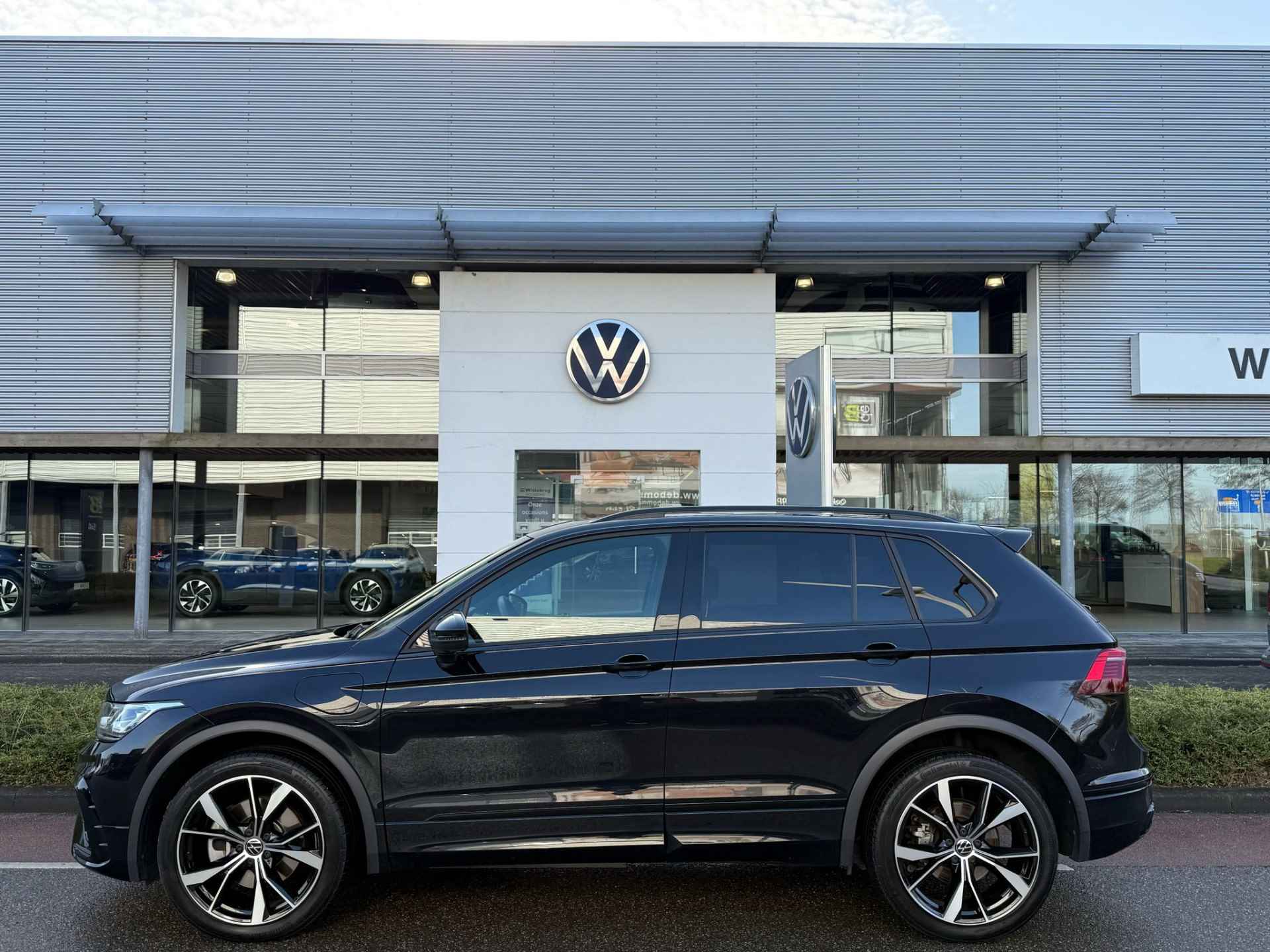 Volkswagen Tiguan 1.4 TSI eHybrid R-Line Business+ / Black Style / 360"CAMERA / NAVI / APP.Connect / 20"LMV / PANODAK / DCC - 8/39