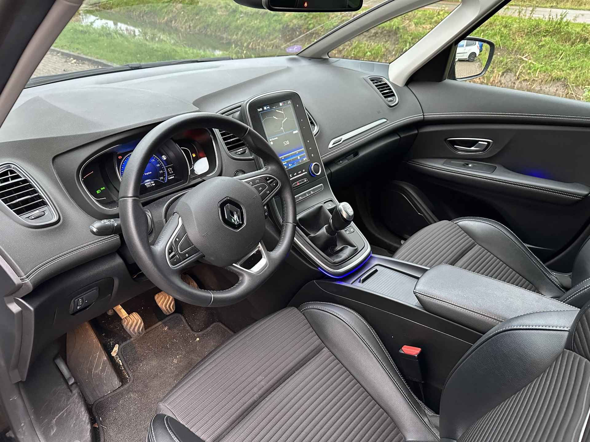 Renault Grand Scénic 1.3 TCe 140 Intens | Navi | Clima | Cruise | LM velgen 20" | Parkeersensoren voor, zij, achter en achteruitrijcamera - 11/26