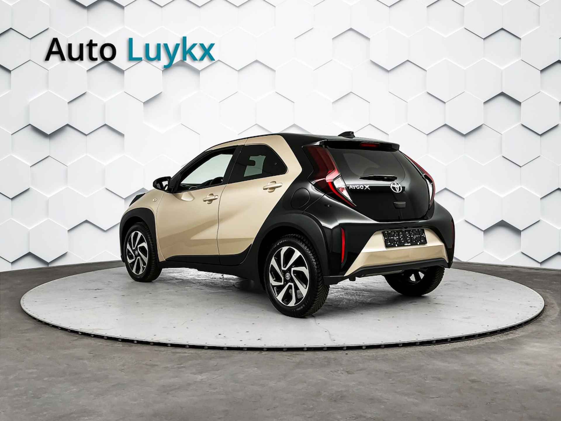 Toyota Aygo X 1.0 Pulse | 17'' L.M. Velgen | Adaptieve Cruise Control | App Connect - 3/35