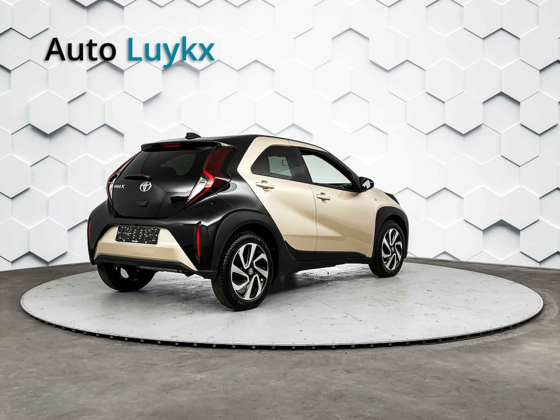 Toyota Aygo X 1.0 Pulse | 17'' L.M. Velgen | Adaptieve Cruise Control | App Connect - 9/35