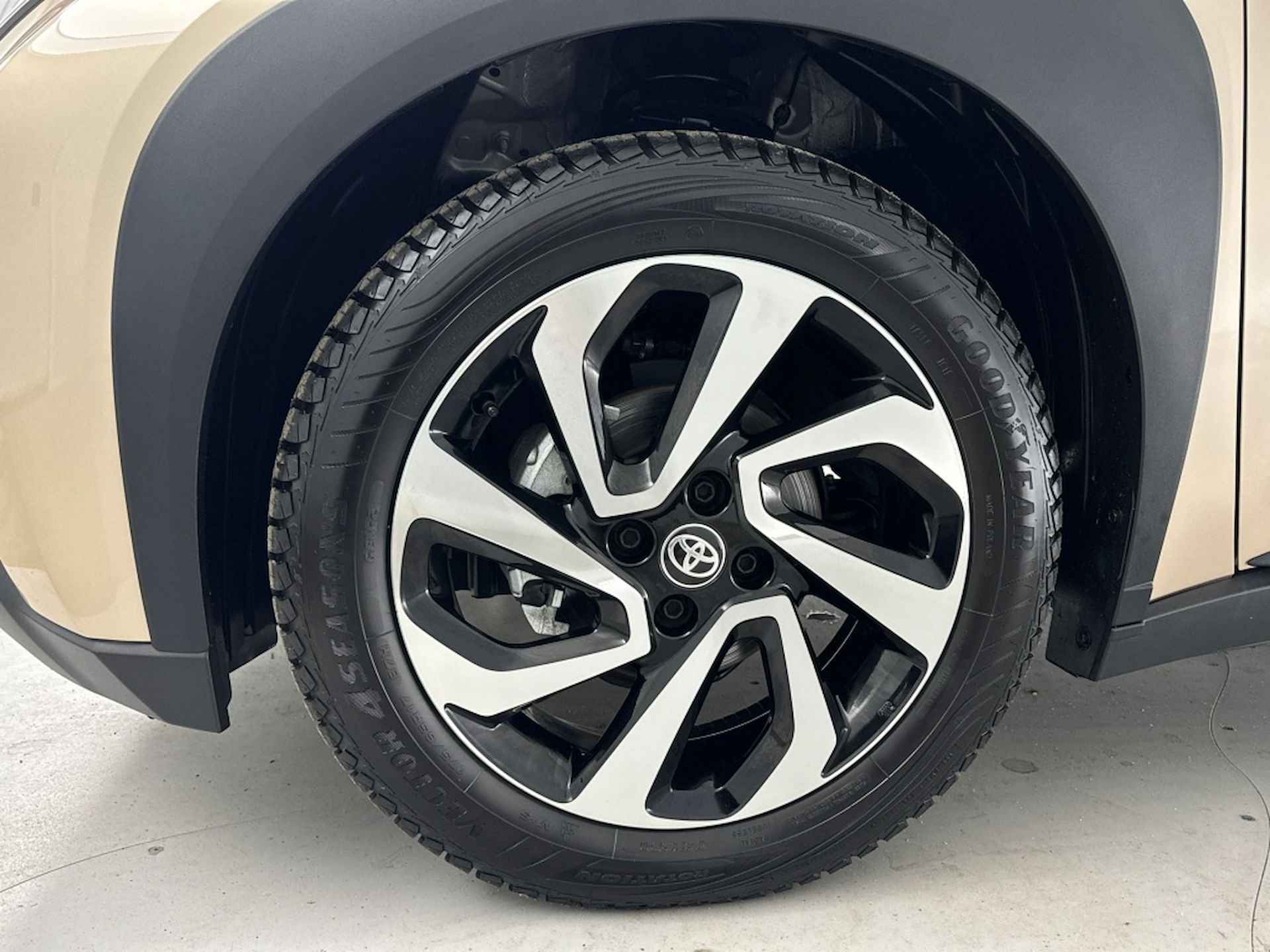 Toyota Aygo X 1.0 Pulse | 17'' L.M. Velgen | Adaptieve Cruise Control | App Connect - 28/35